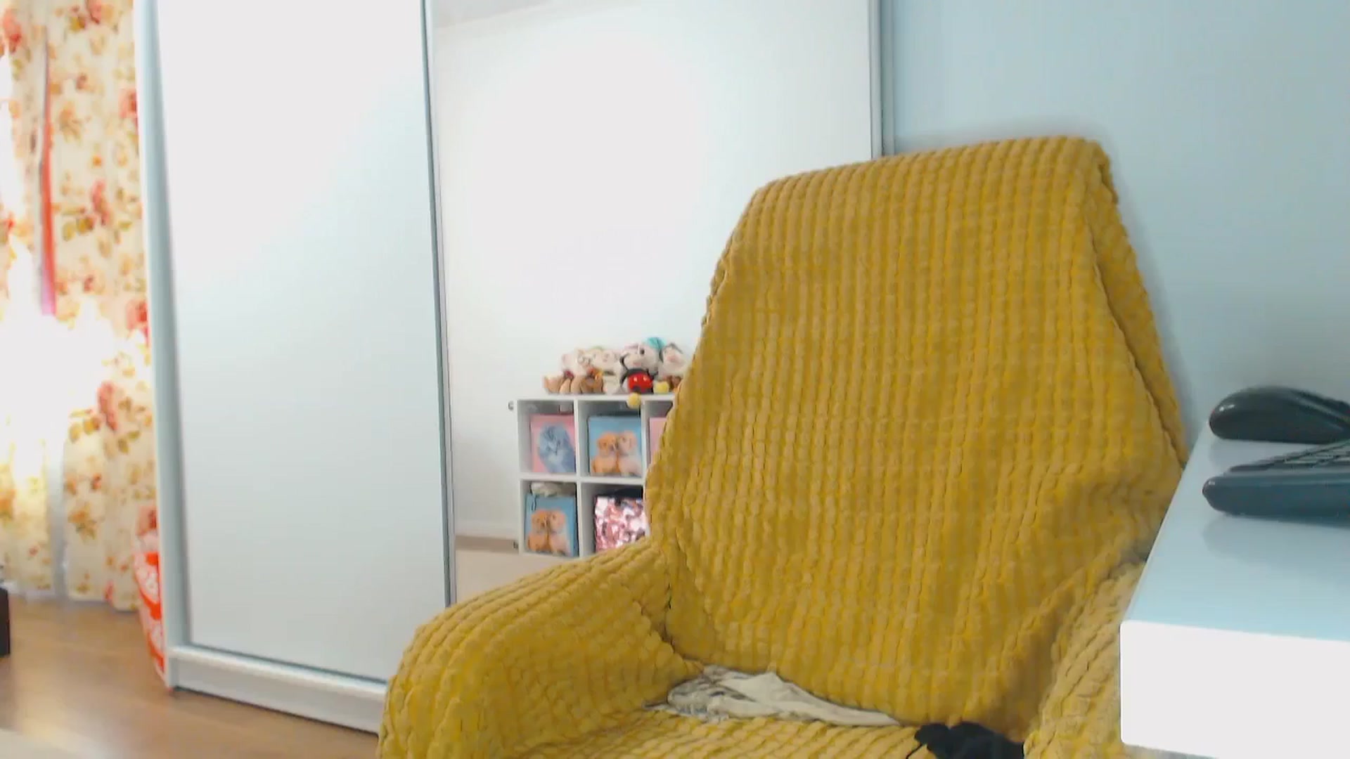 Gallery image thumbnail from Merlyn4u's myfreecams stream on, 06/05/2024, 12:53 image 14 of 20