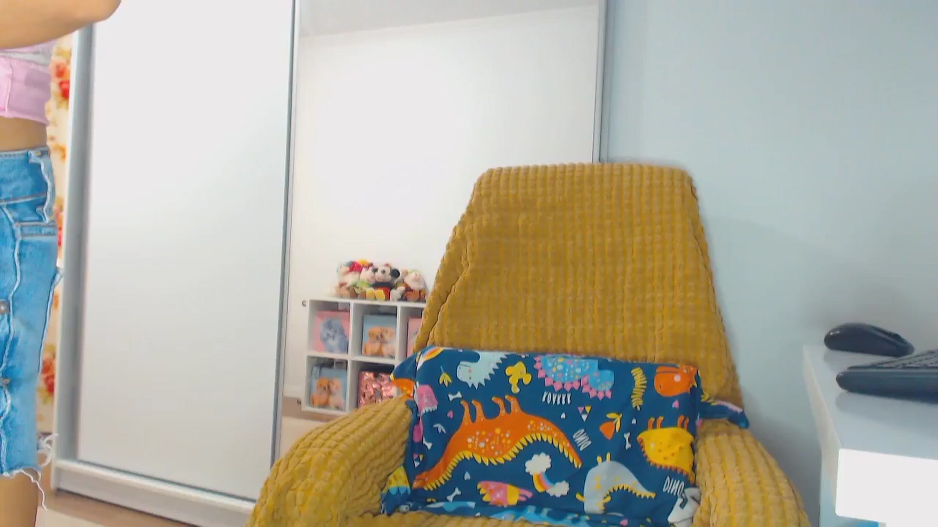Gallery image thumbnail from Merlyn4u's myfreecams stream on, 06/17/2024, 13:12 image 10 of 20