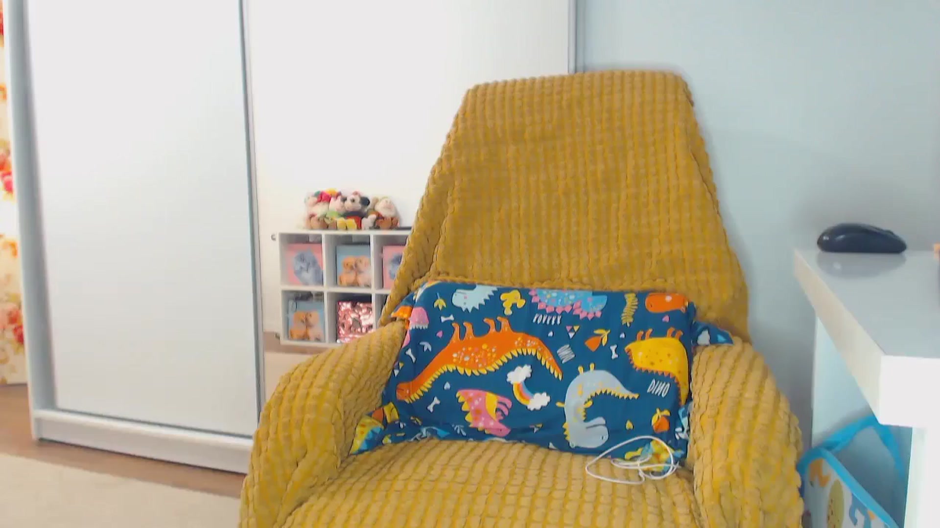 Gallery image thumbnail from Merlyn4u's myfreecams stream on, 06/17/2024, 14:25 image 4 of 20