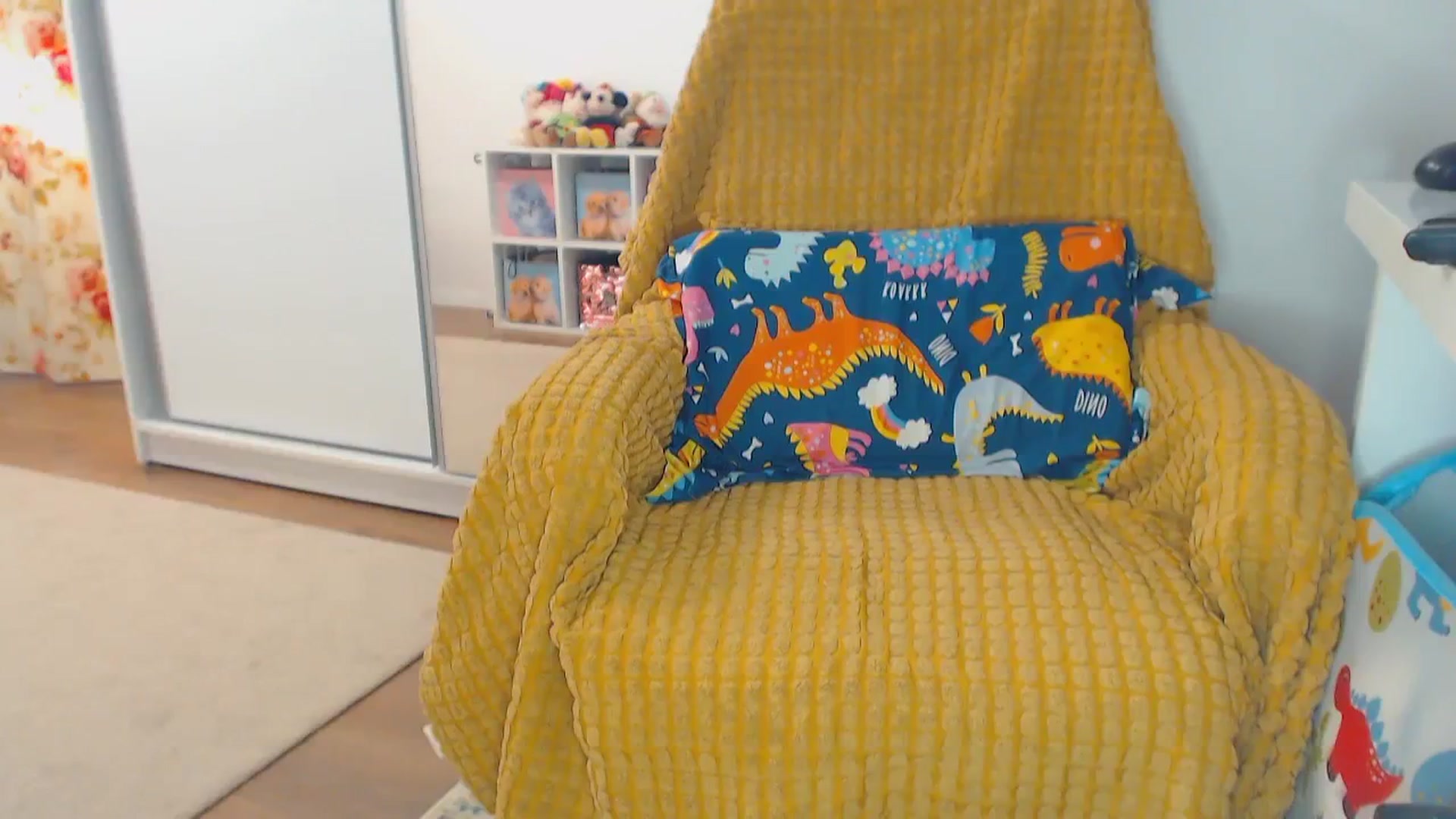 Gallery image thumbnail from Merlyn4u's myfreecams stream on, 06/17/2024, 14:25 image 19 of 20