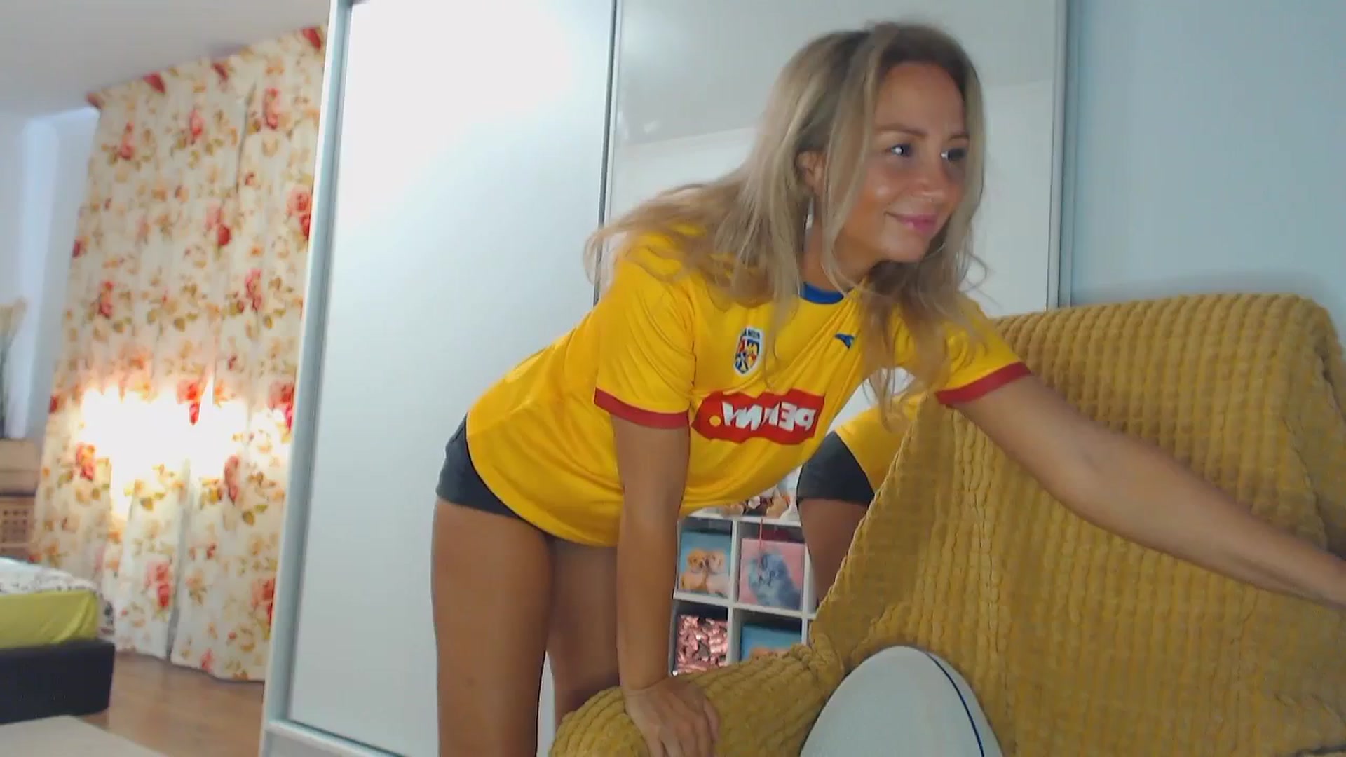 Gallery image thumbnail from Merlyn4u's myfreecams stream on, 06/26/2024, 14:34 image 11 of 20