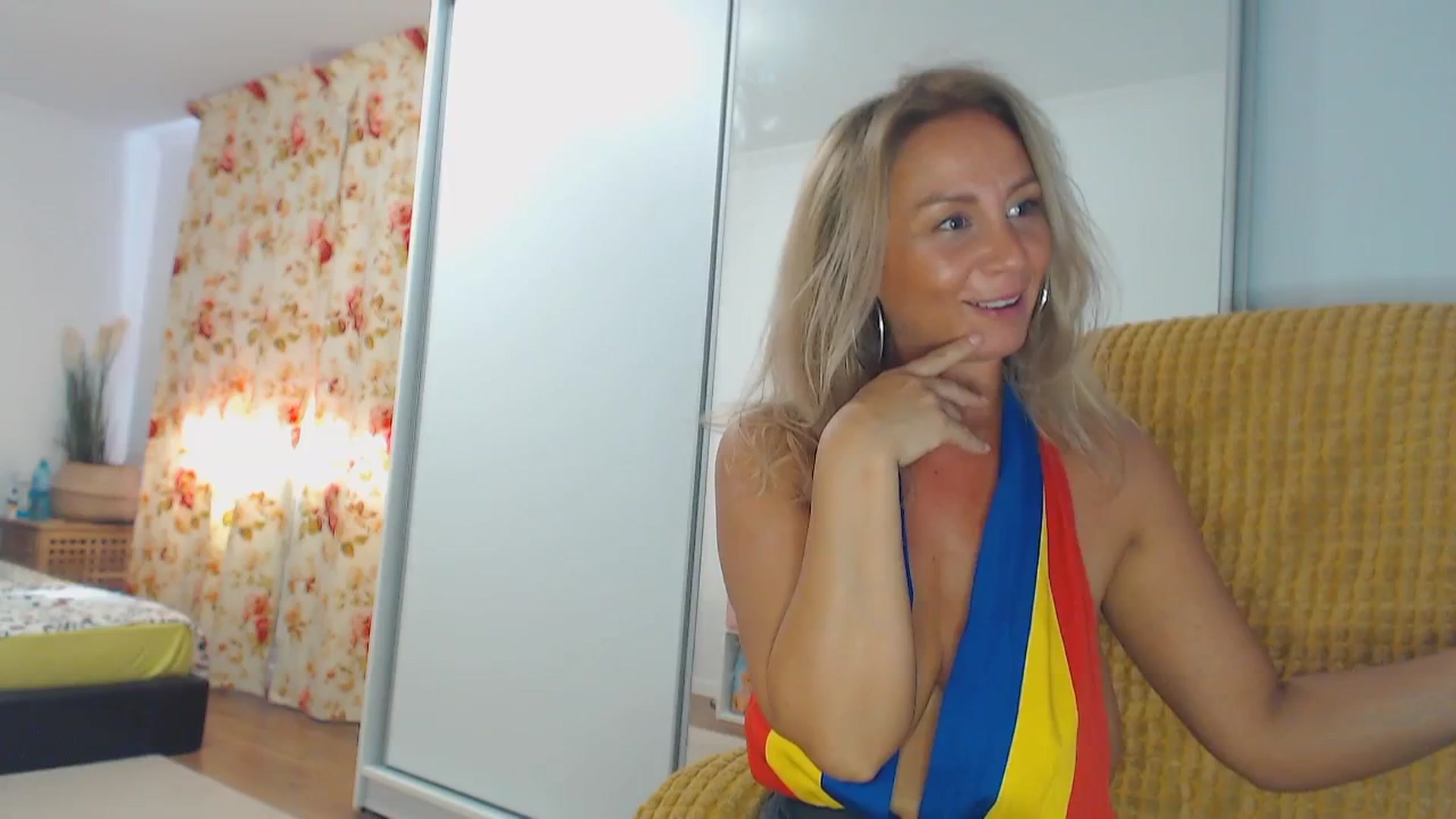 Gallery image thumbnail from Merlyn4u's myfreecams stream on, 06/26/2024, 14:34 image 19 of 20