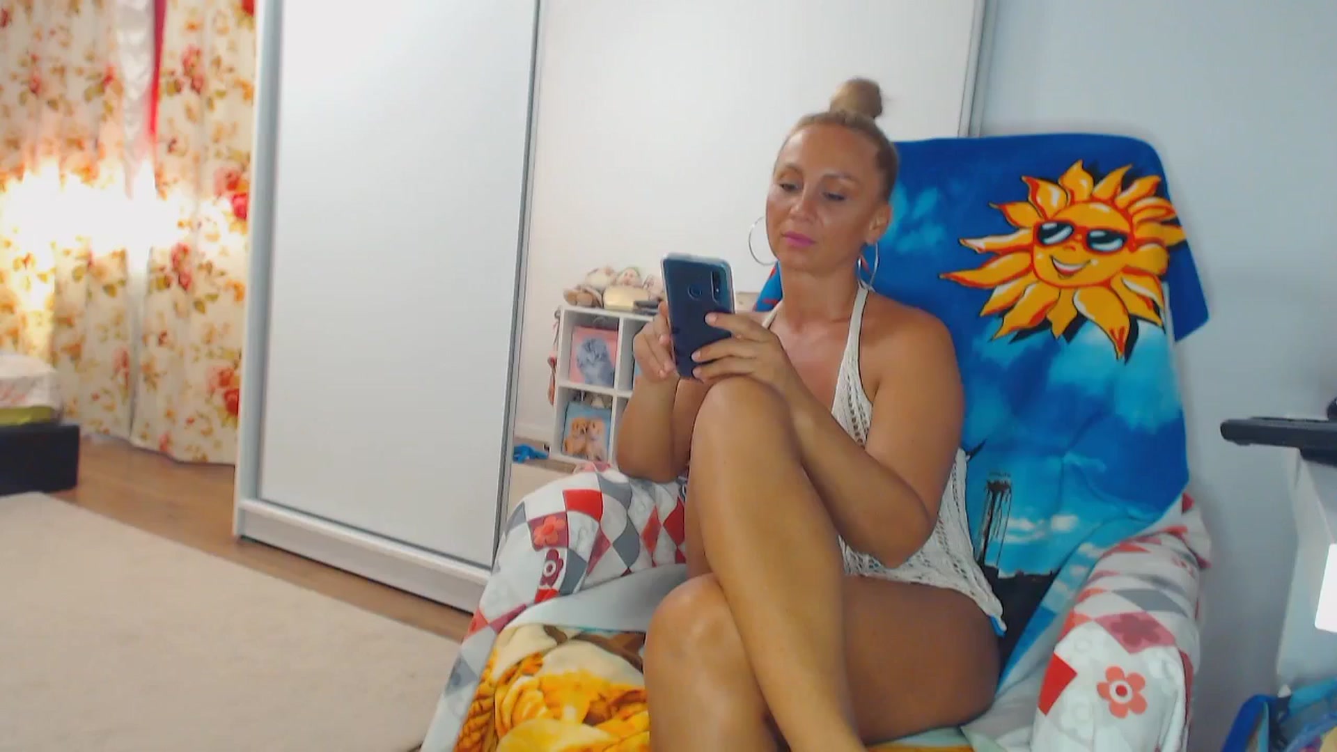 Gallery image thumbnail from Merlyn4u's myfreecams stream on, 07/13/2024, 14:15 image 10 of 20
