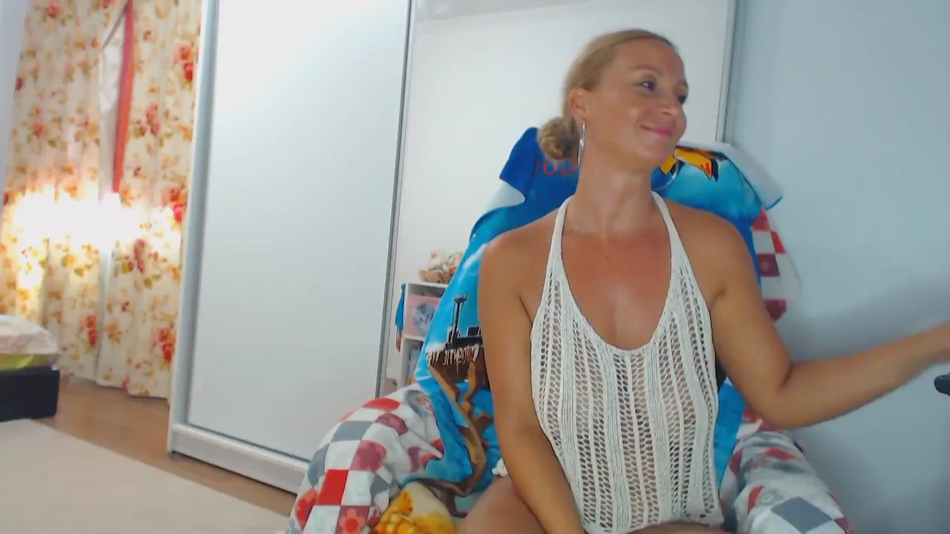 Gallery image thumbnail from Merlyn4u's myfreecams stream on, 07/16/2024, 14:32 image 5 of 20