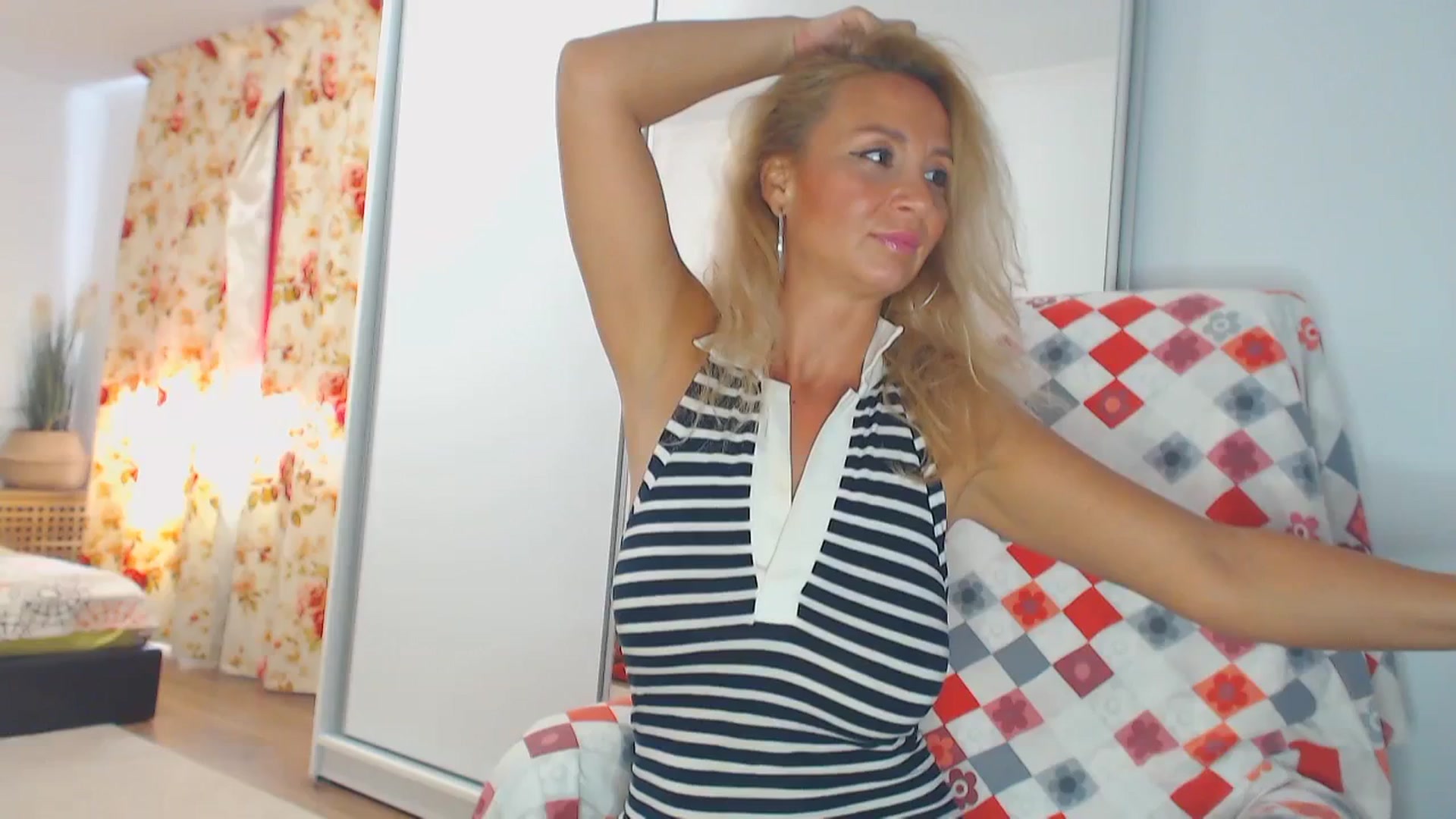 Gallery image thumbnail from Merlyn4u's myfreecams stream on, 07/23/2024, 13:56 image 9 of 20