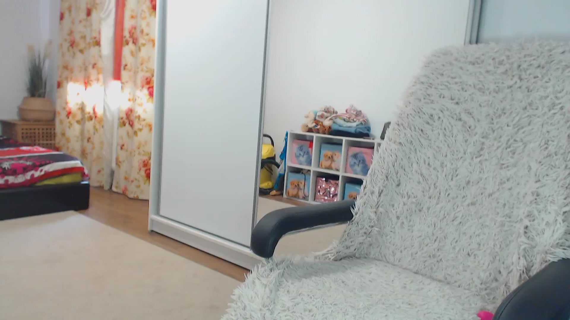 Gallery image thumbnail from Merlyn4u's myfreecams stream on, 09/15/2024, 14:43 image 2 of 20