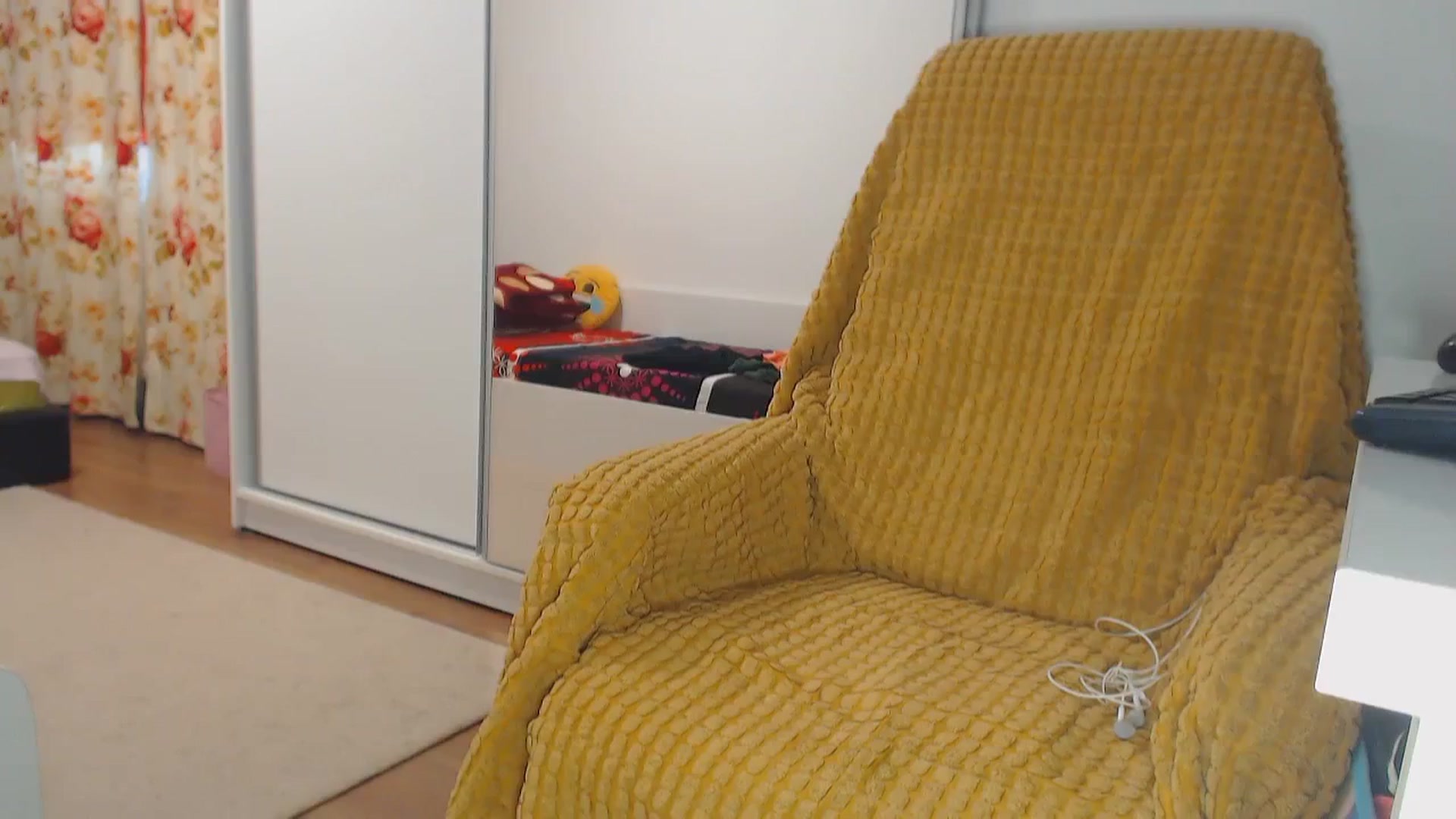 Gallery image thumbnail from Merlyn4u's myfreecams stream on, 10/22/2024, 15:06 image 10 of 20