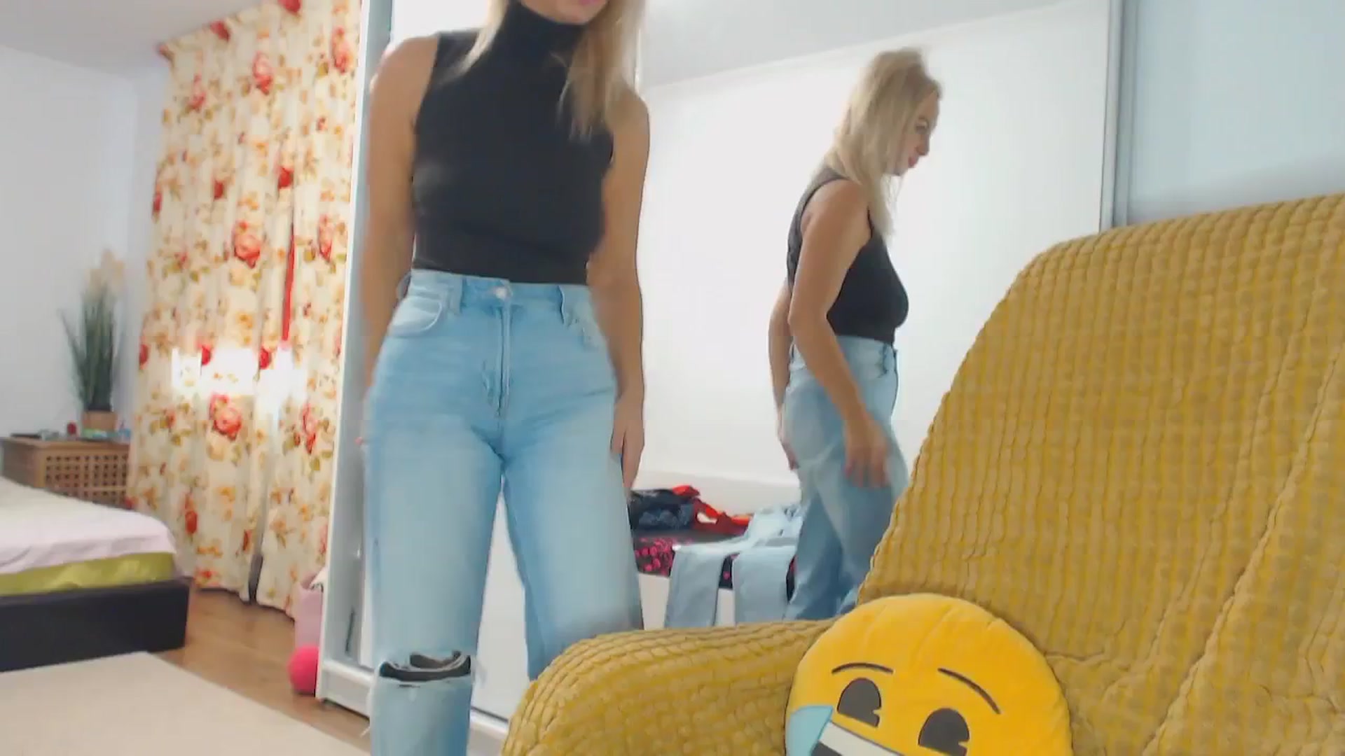 Gallery image thumbnail from Merlyn4u's myfreecams stream on, 10/29/2024, 12:30 image 8 of 20