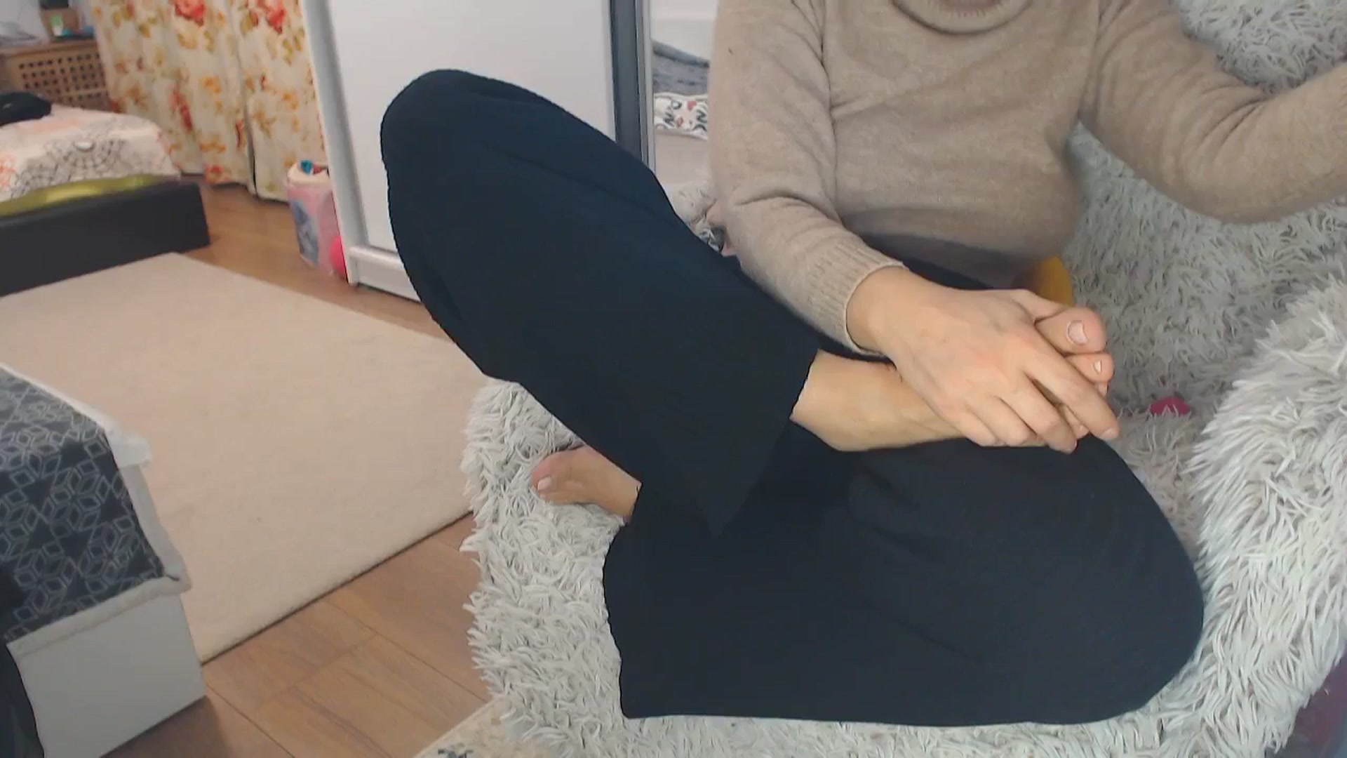 Gallery image thumbnail from Merlyn4u's myfreecams stream on, 11/19/2024, 15:04 image 2 of 20