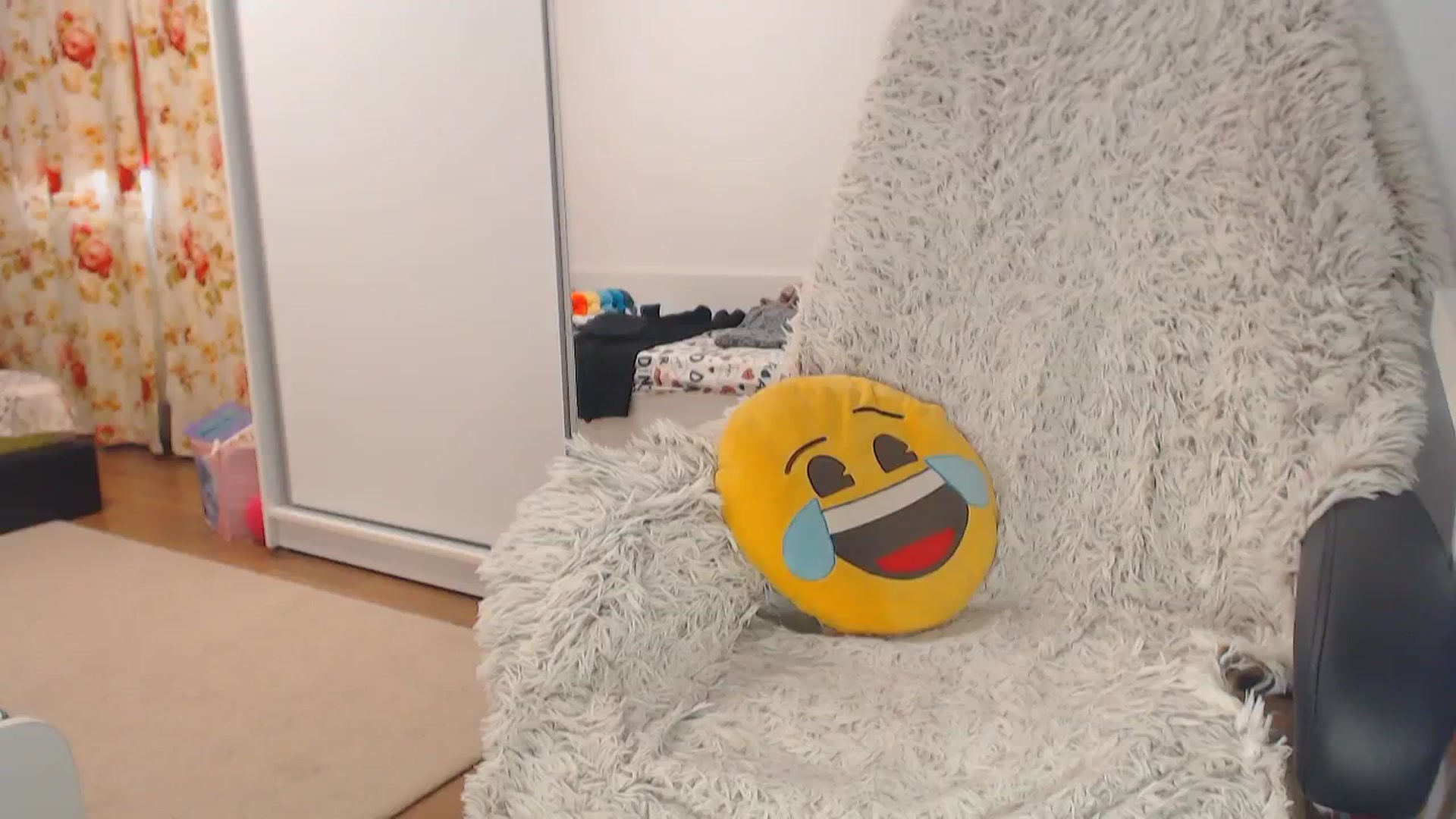 Gallery image thumbnail from Merlyn4u's myfreecams stream on, 11/20/2024, 13:16 image 17 of 20