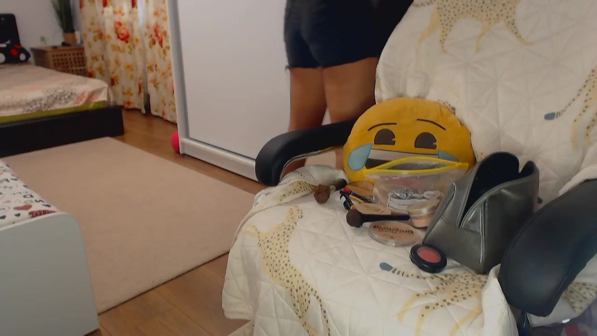 Gallery image thumbnail from Merlyn4u's myfreecams stream on, 12/31/2024, 15:10 image 4 of 20