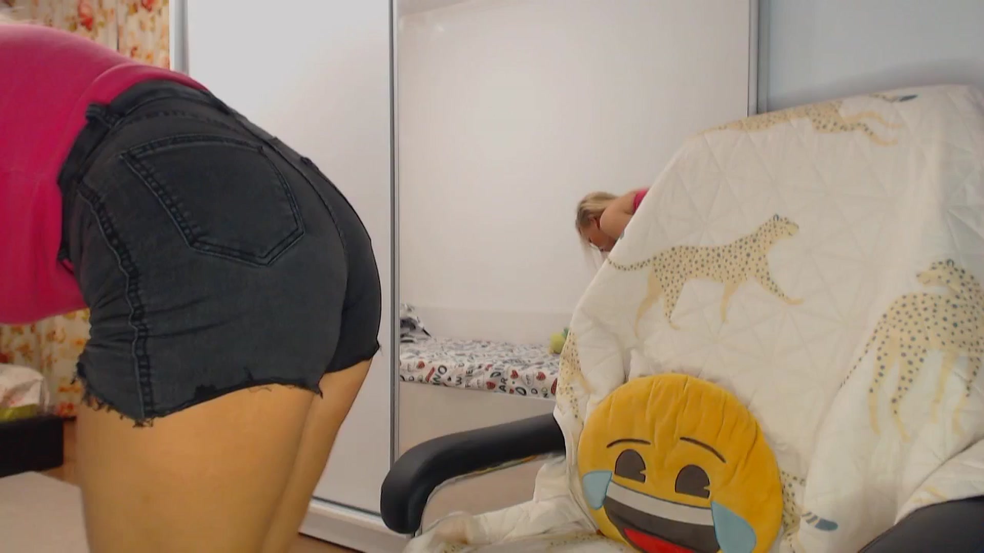 Gallery image thumbnail from Merlyn4u's myfreecams stream on, 12/31/2024, 17:30 image 8 of 20
