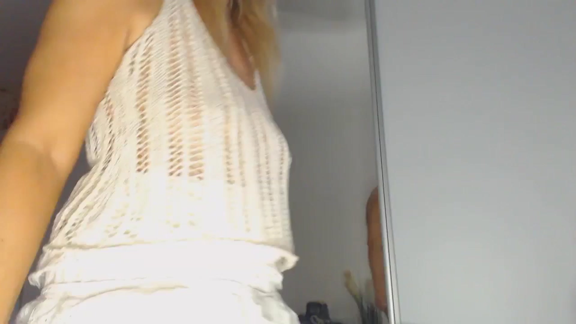 Gallery image thumbnail from Merlyn4u's myfreecams stream on, 03/15/2025, 14:51 image 7 of 20