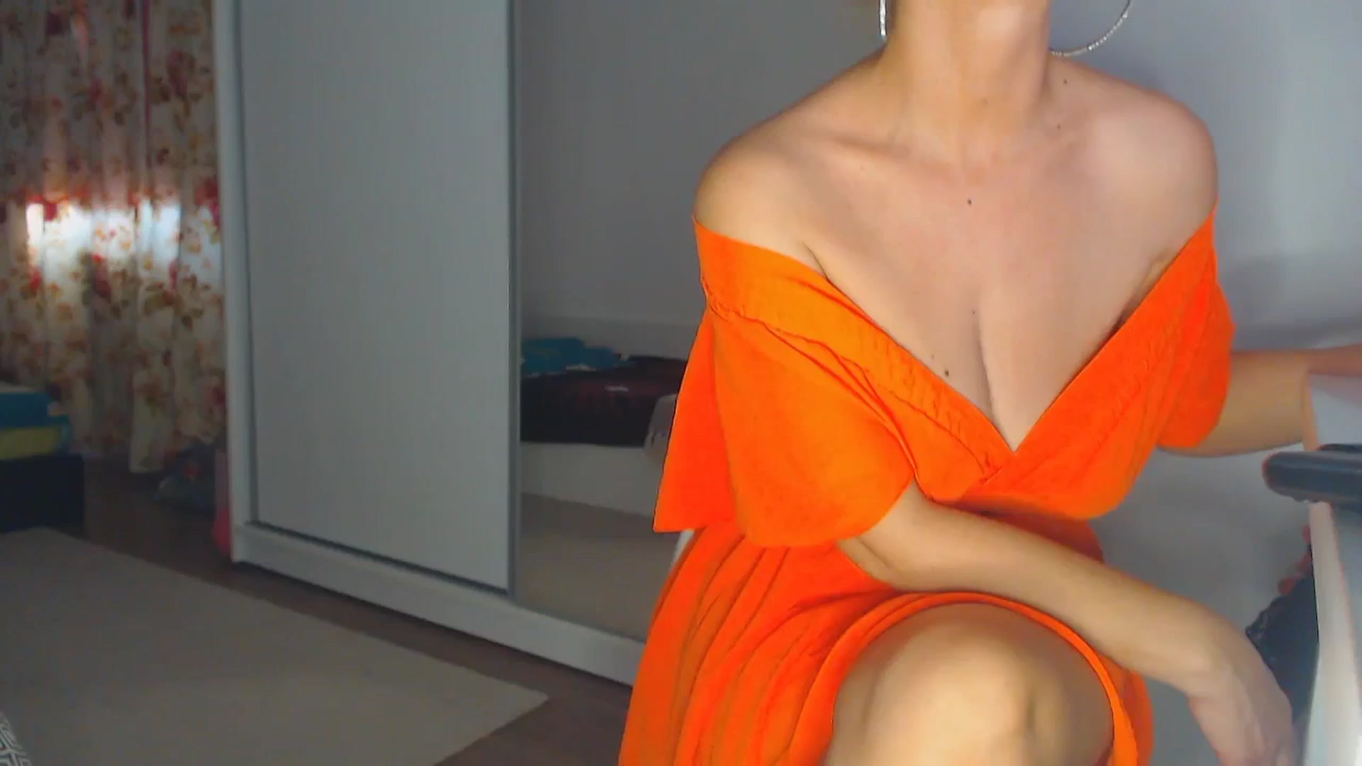 Gallery image thumbnail from Merlyn4u's myfreecams stream on, 03/19/2025, 13:10 image 5 of 20