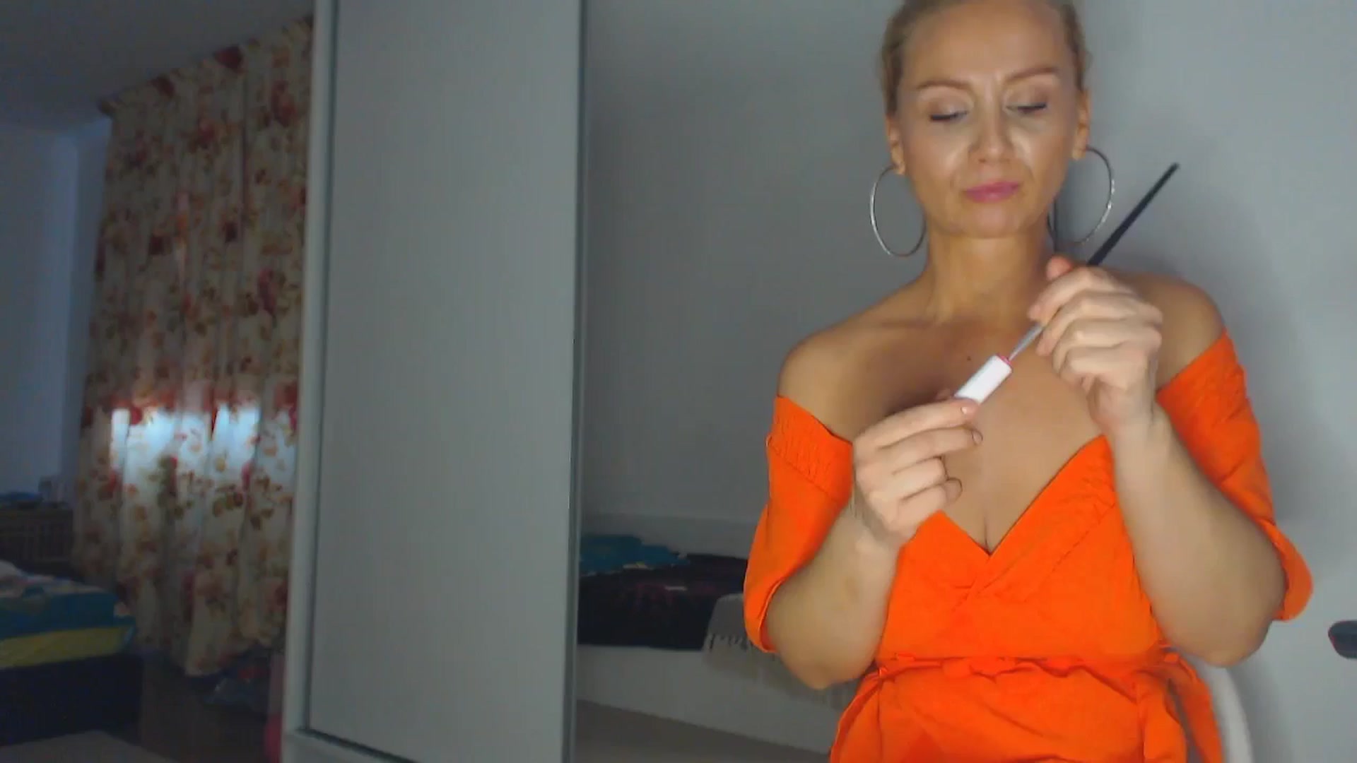 Gallery image thumbnail from Merlyn4u's myfreecams stream on, 03/19/2025, 13:40 image 2 of 20