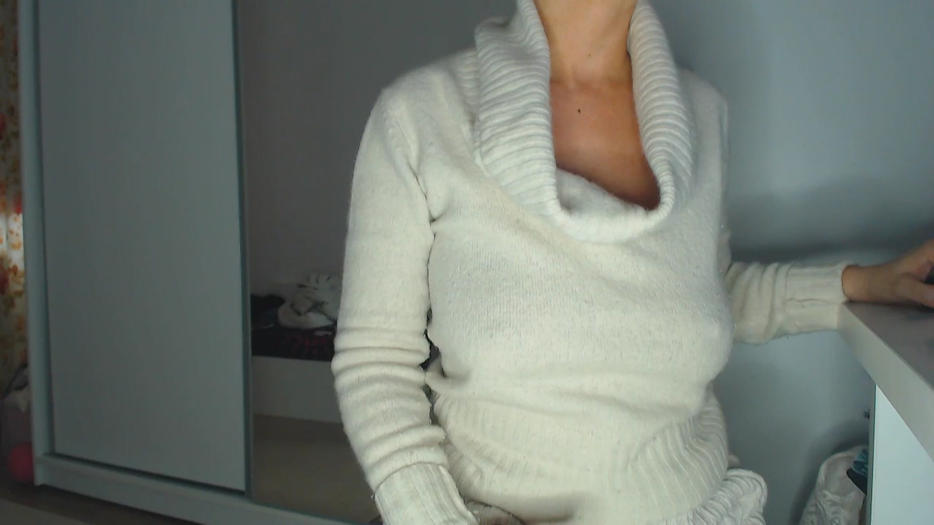 Gallery image thumbnail from Merlyn4u's myfreecams stream on, 04/01/2025, 11:41 image 1 of 20