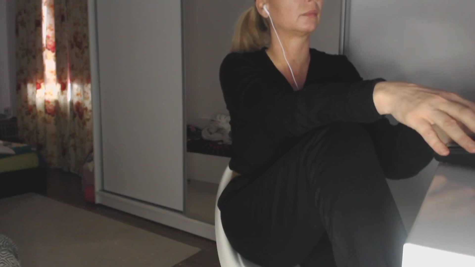 Gallery image thumbnail from Merlyn4u's myfreecams stream on, 04/01/2025, 12:58 image 20 of 20
