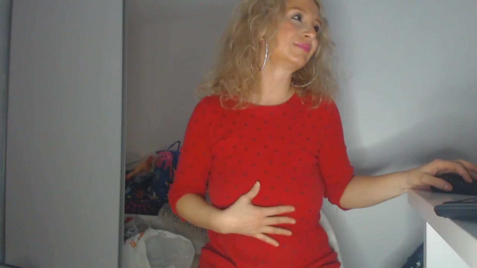 Gallery image thumbnail from Merlyn4u's myfreecams stream on, 04/04/2025, 12:15 image 5 of 20