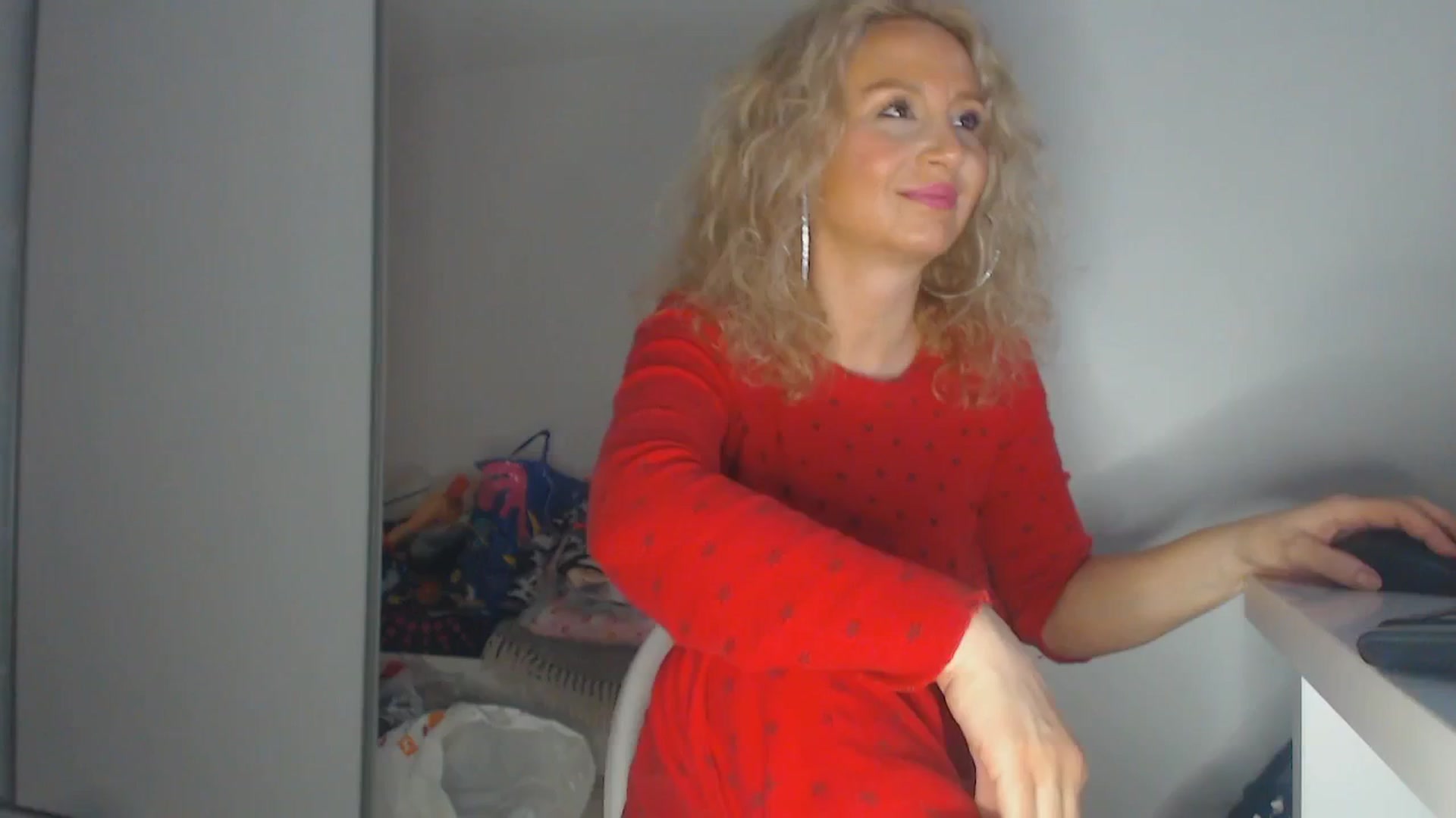 Gallery image thumbnail from Merlyn4u's myfreecams stream on, 04/04/2025, 12:15 image 12 of 20