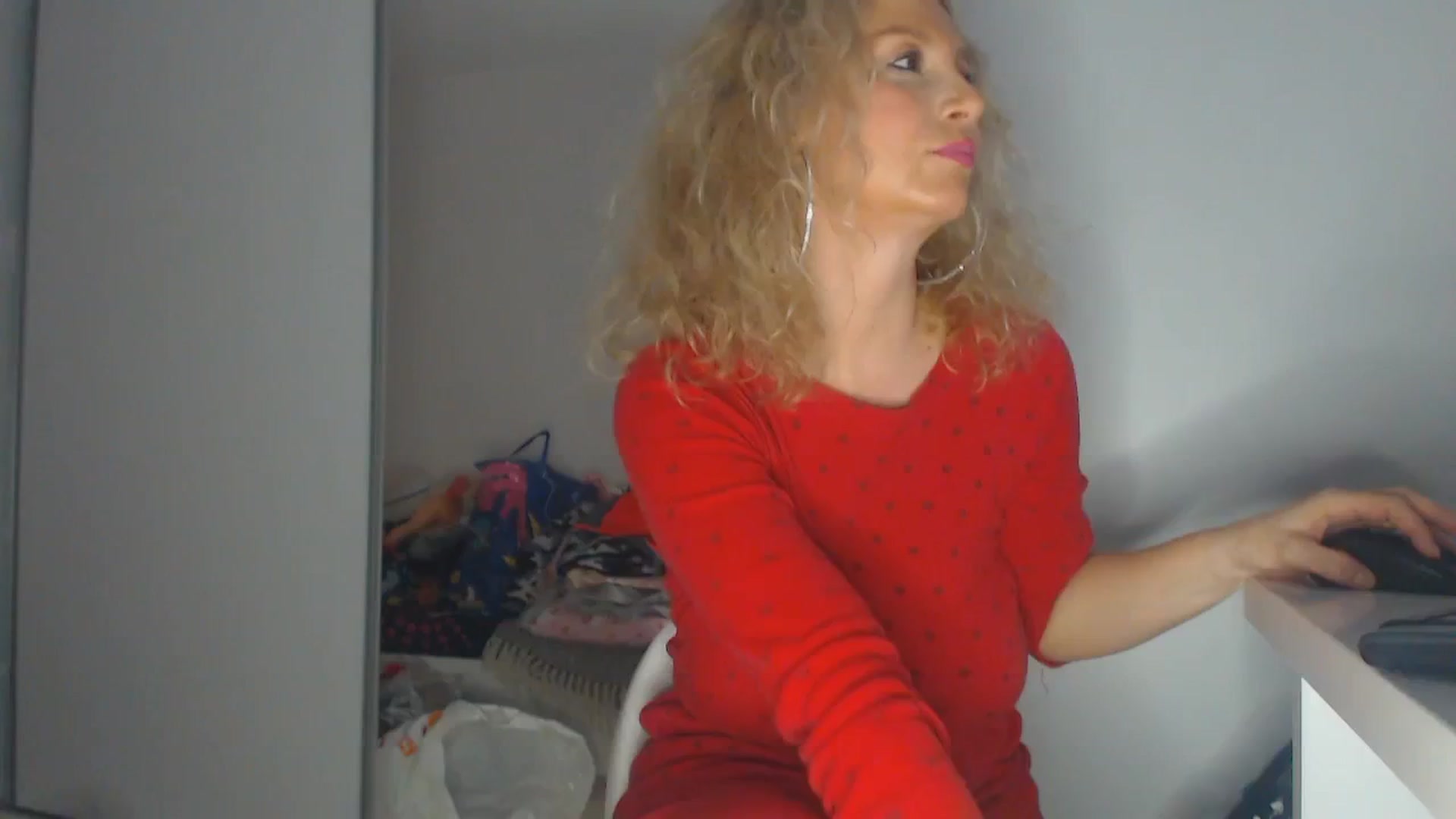 Gallery image thumbnail from Merlyn4u's myfreecams stream on, 04/04/2025, 12:15 image 10 of 20