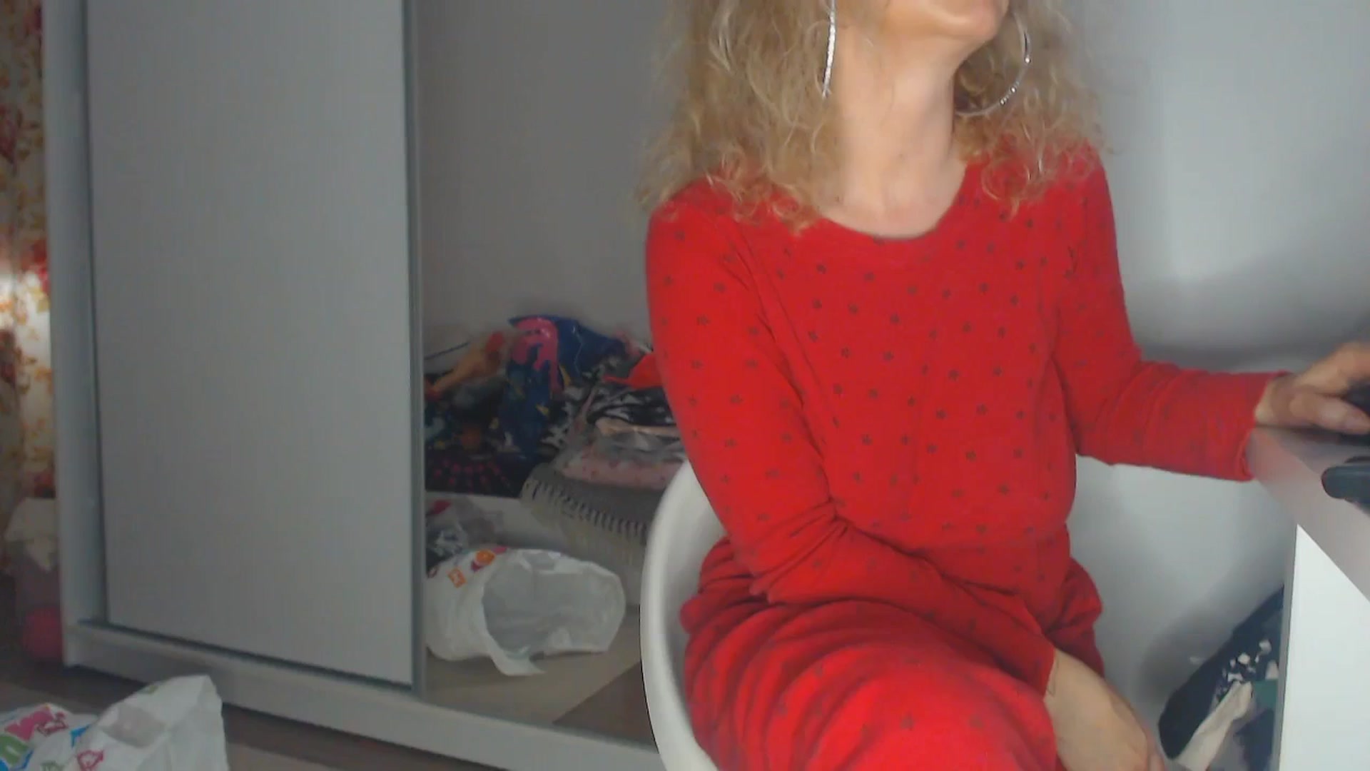 Gallery image thumbnail from Merlyn4u's myfreecams stream on, 04/04/2025, 13:15 image 7 of 20