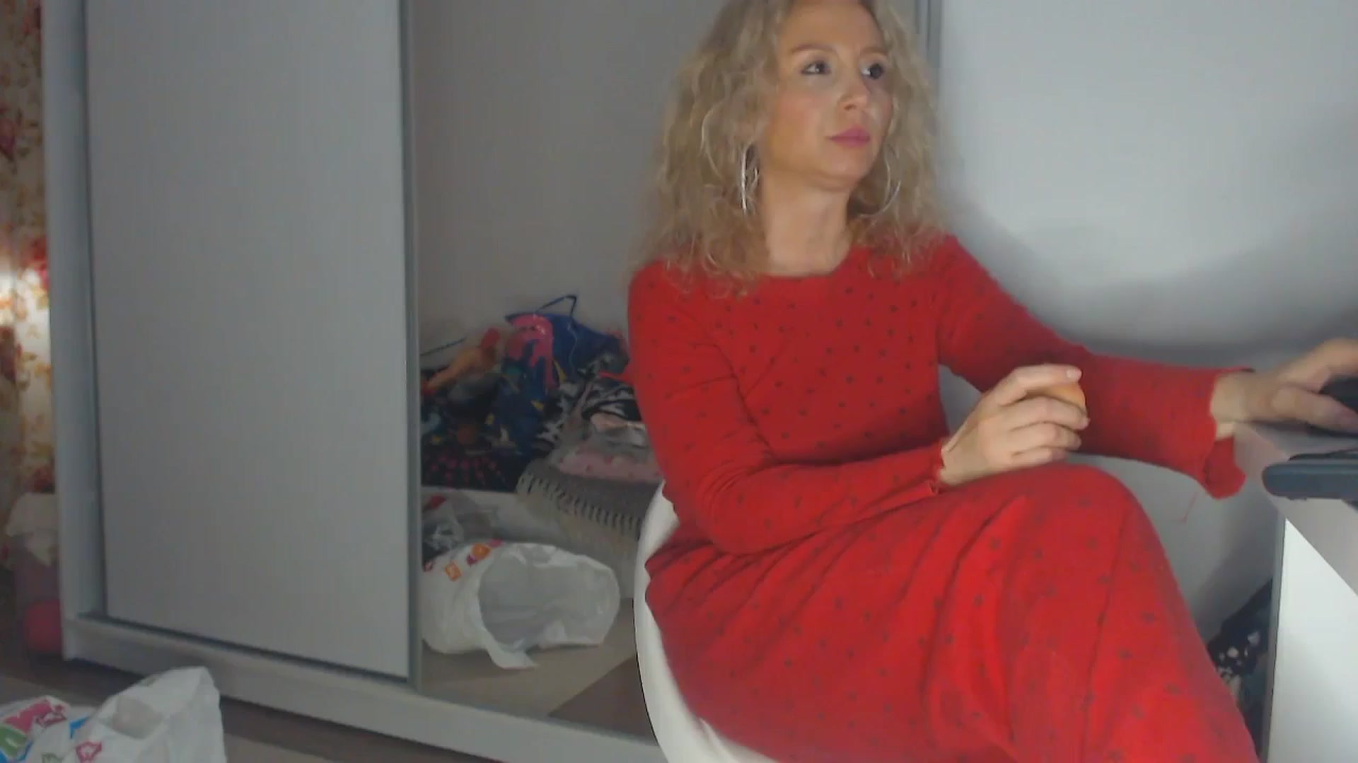 Gallery image thumbnail from Merlyn4u's myfreecams stream on, 04/04/2025, 13:15 image 4 of 20