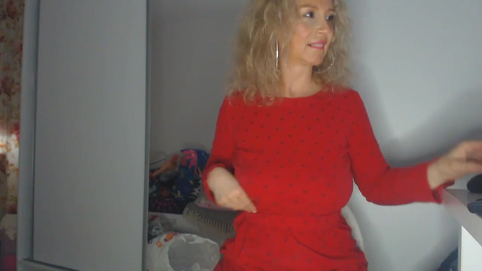 Gallery image thumbnail from Merlyn4u's myfreecams stream on, 04/04/2025, 13:15 image 14 of 20