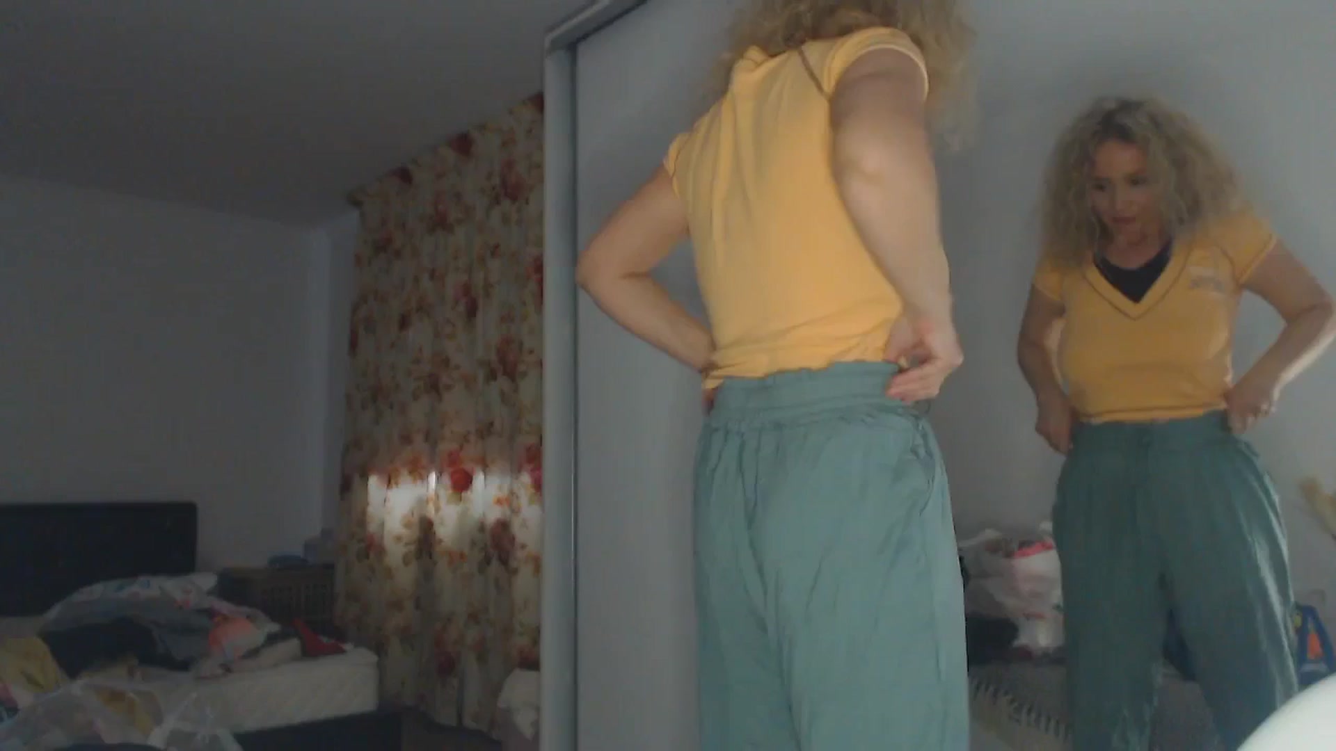 Gallery image thumbnail from Merlyn4u's myfreecams stream on, 04/04/2025, 14:49 image 16 of 20