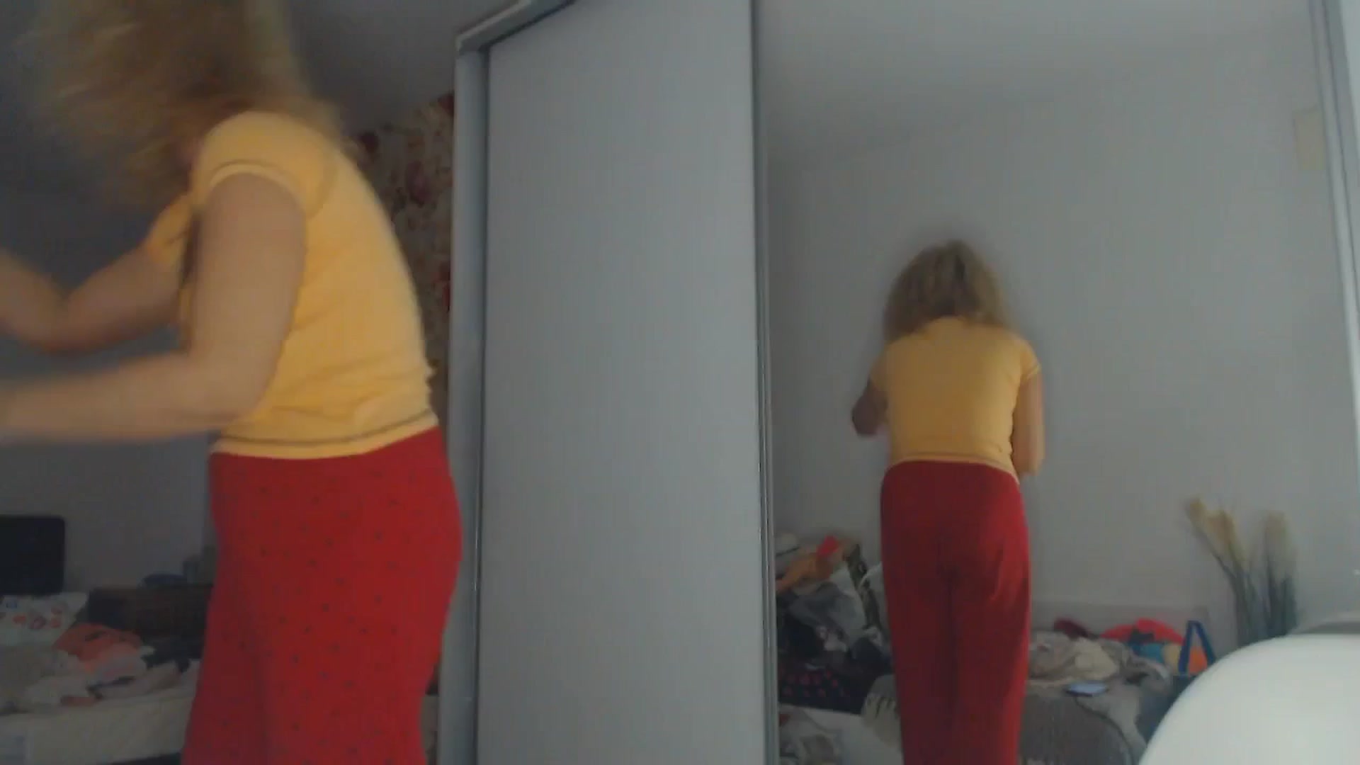 Gallery image thumbnail from Merlyn4u's myfreecams stream on, 04/04/2025, 14:49 image 11 of 20