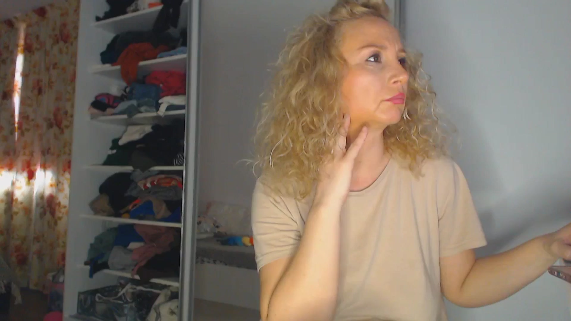 Gallery image thumbnail from Merlyn4u's myfreecams stream on, 04/08/2025, 11:46 image 1 of 20