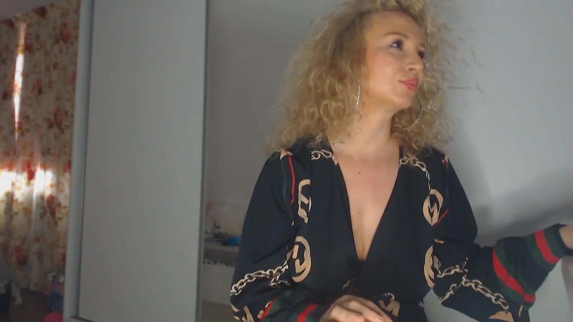 Gallery image thumbnail from Merlyn4u's myfreecams stream on, 04/08/2025, 11:46 image 7 of 20