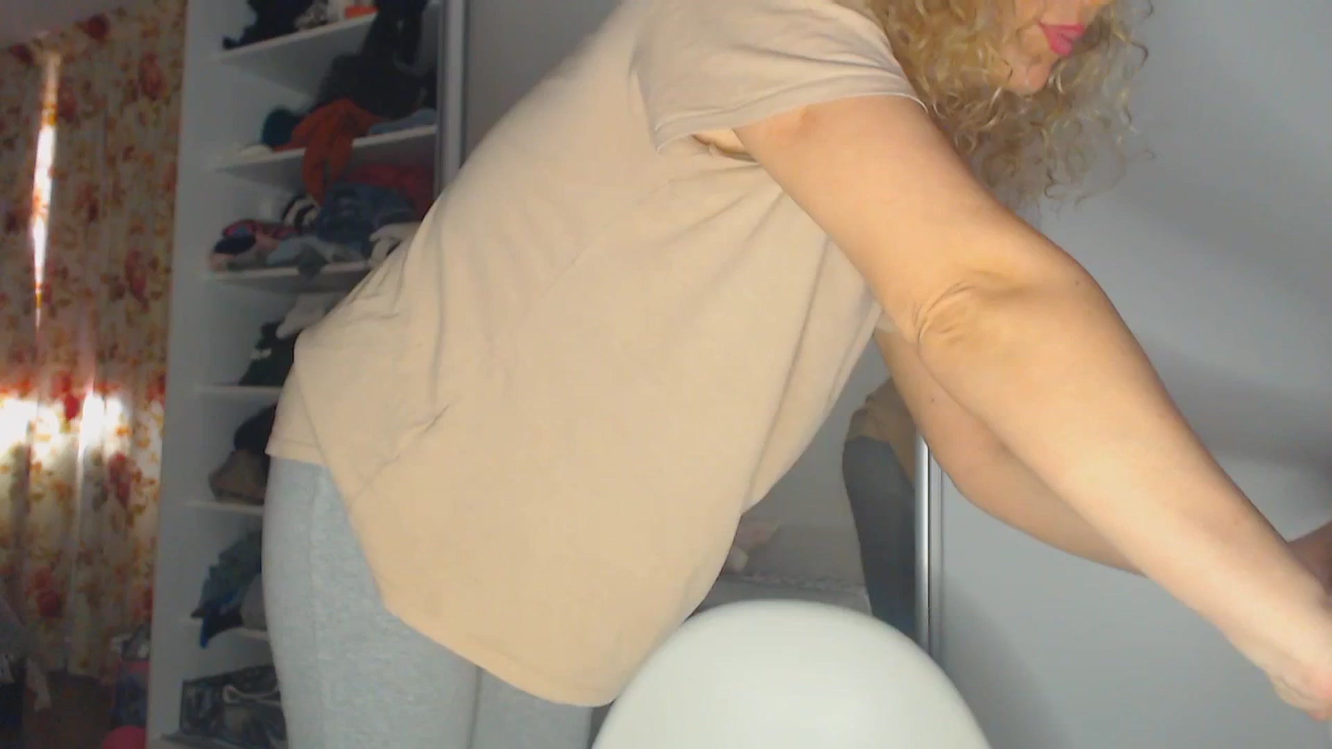 Gallery image thumbnail from Merlyn4u's myfreecams stream on, 04/08/2025, 11:46 image 5 of 20