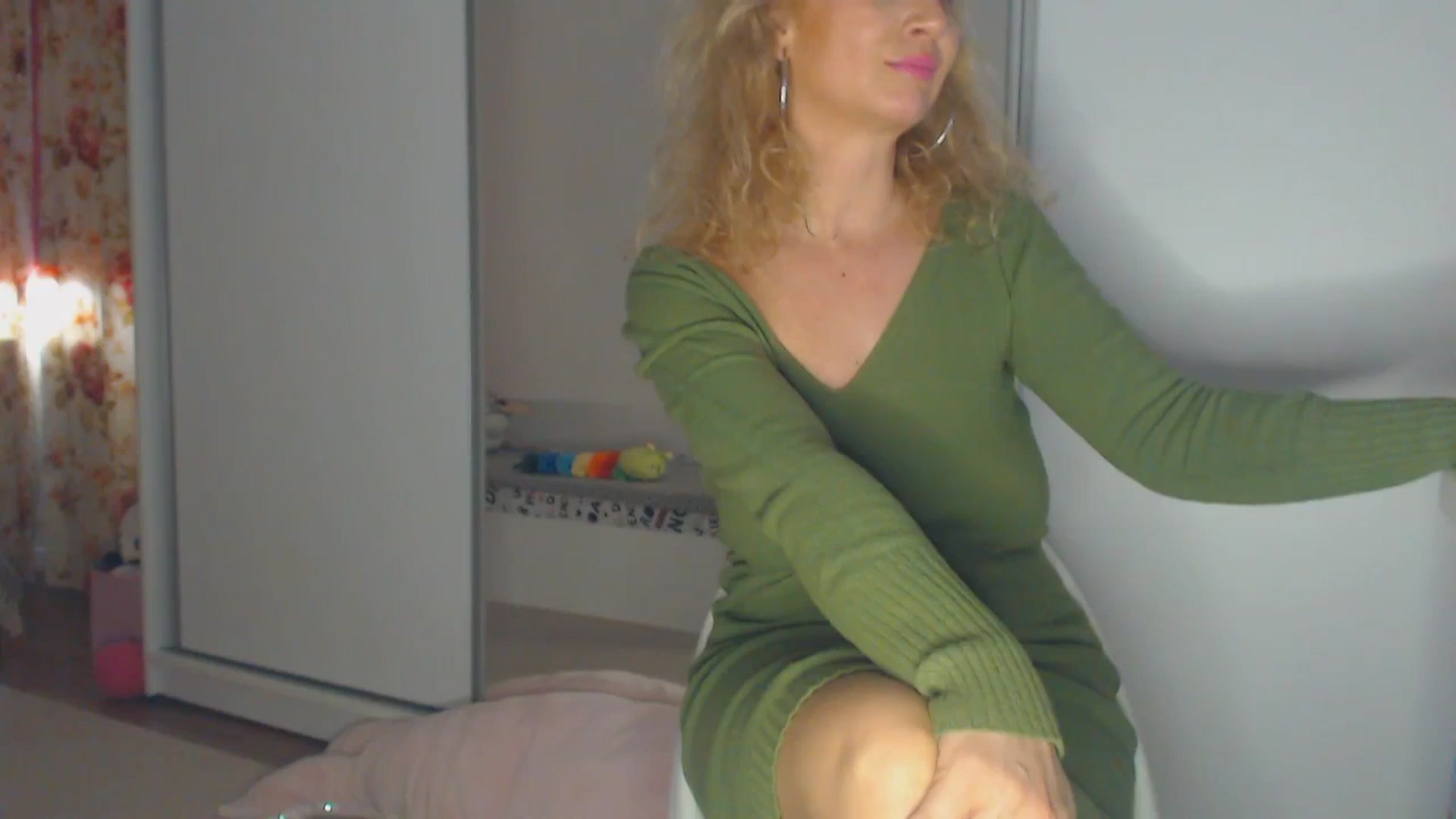 Gallery image thumbnail from Merlyn4u's myfreecams stream on, 04/11/2025, 13:47 image 8 of 20