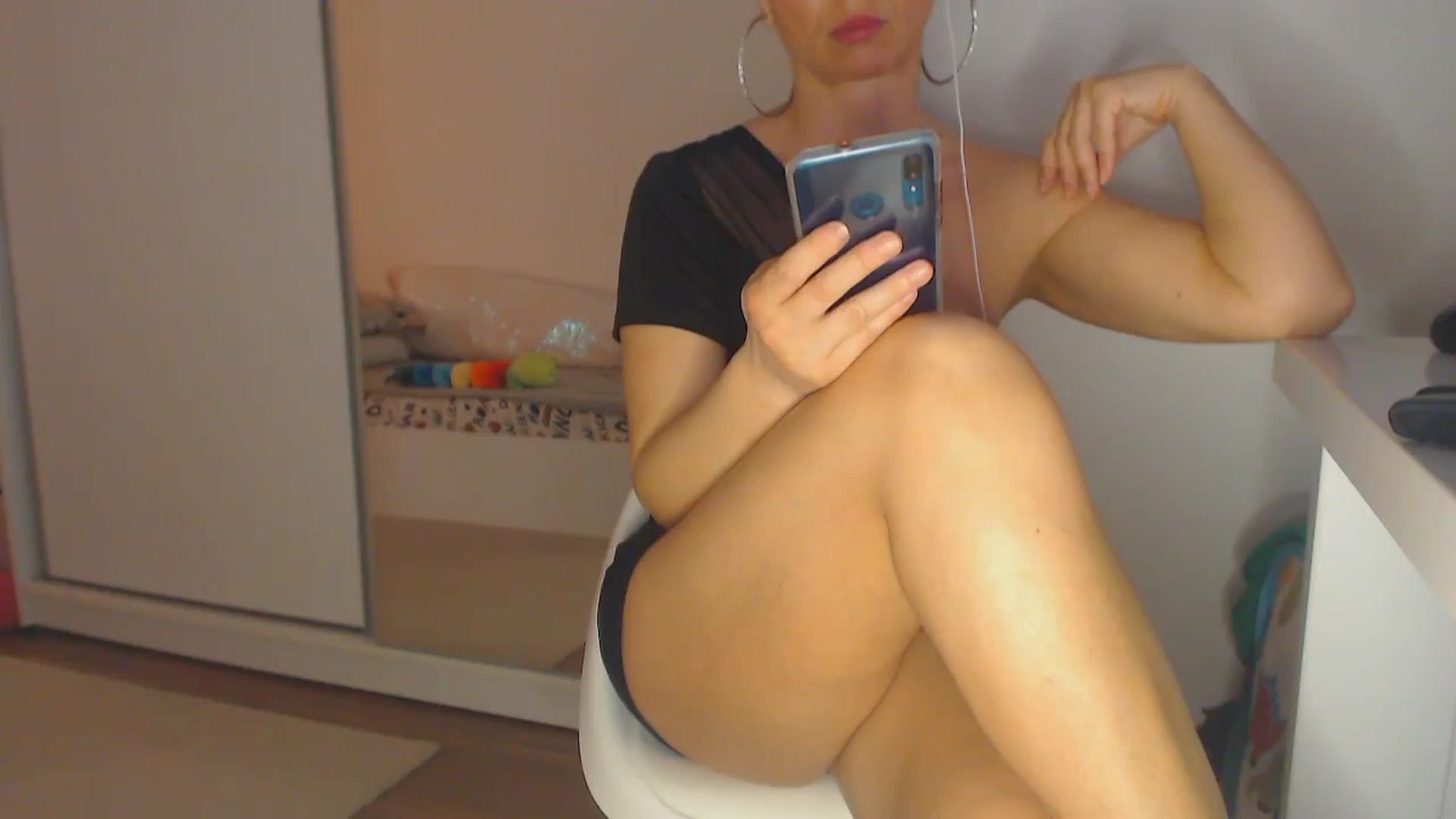 Gallery image thumbnail from Merlyn4u's myfreecams stream on, 04/12/2025, 14:54 image 19 of 20