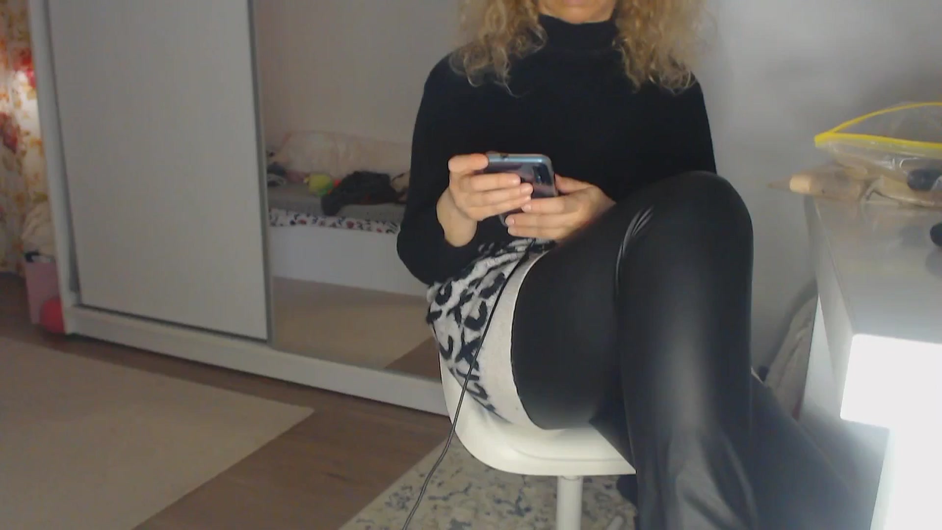 Gallery image thumbnail from Merlyn4u's myfreecams stream on, 04/14/2025, 11:08 image 2 of 20