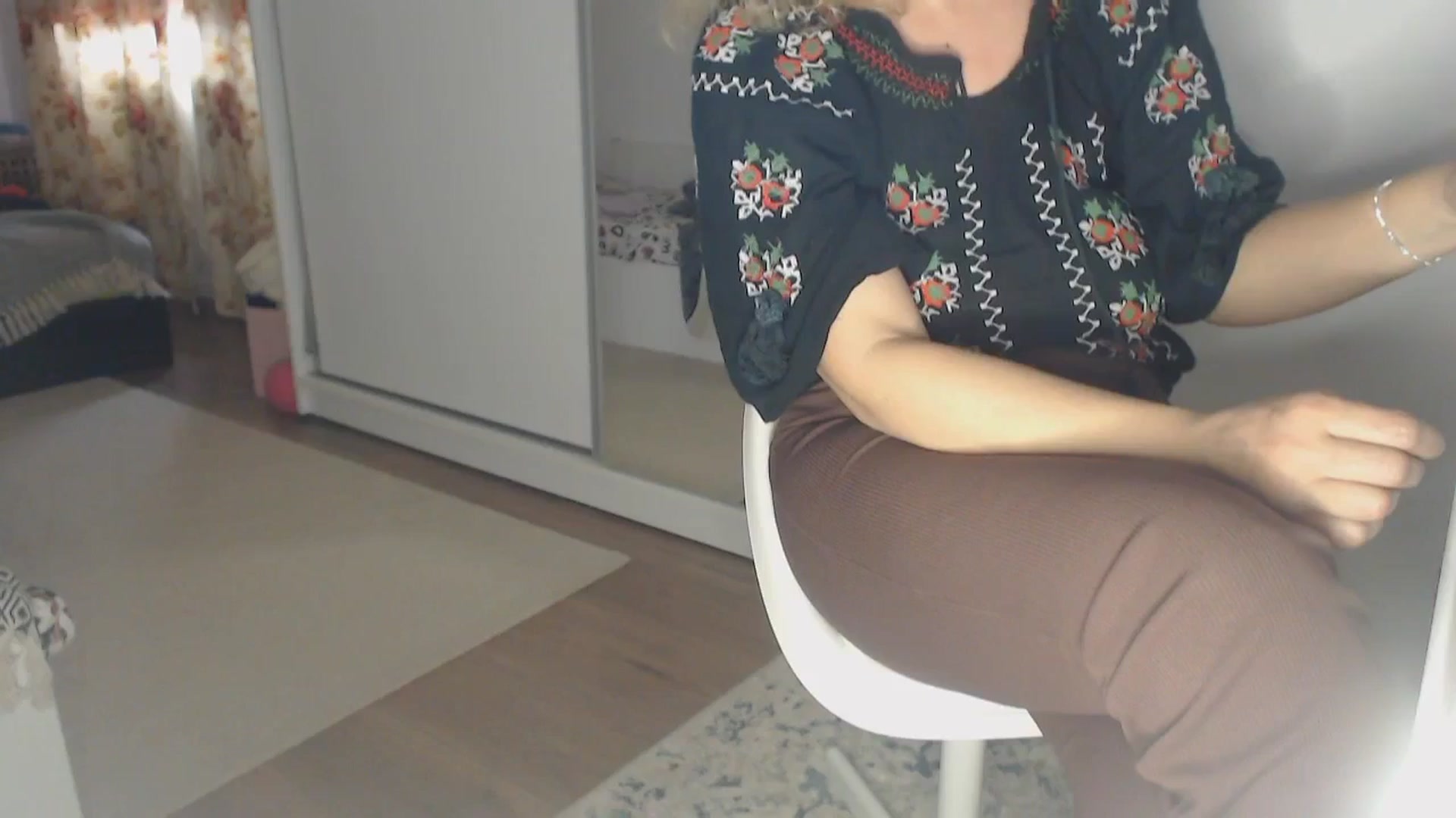 Gallery image thumbnail from Merlyn4u's myfreecams stream on, 04/15/2025, 14:12 image 2 of 20