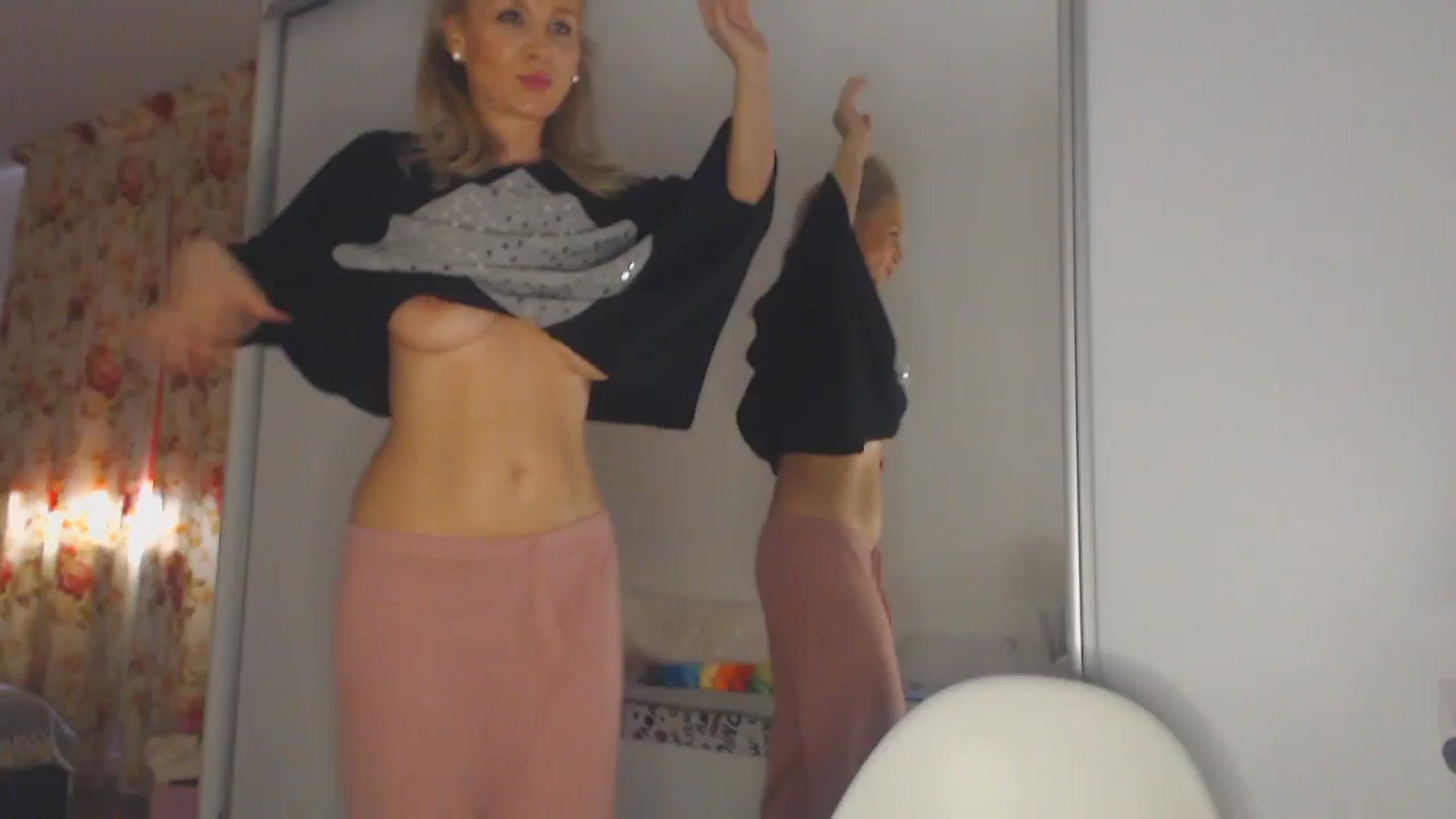 Gallery image thumbnail from Merlyn4u's myfreecams stream on, 04/18/2025, 11:18 image 4 of 20