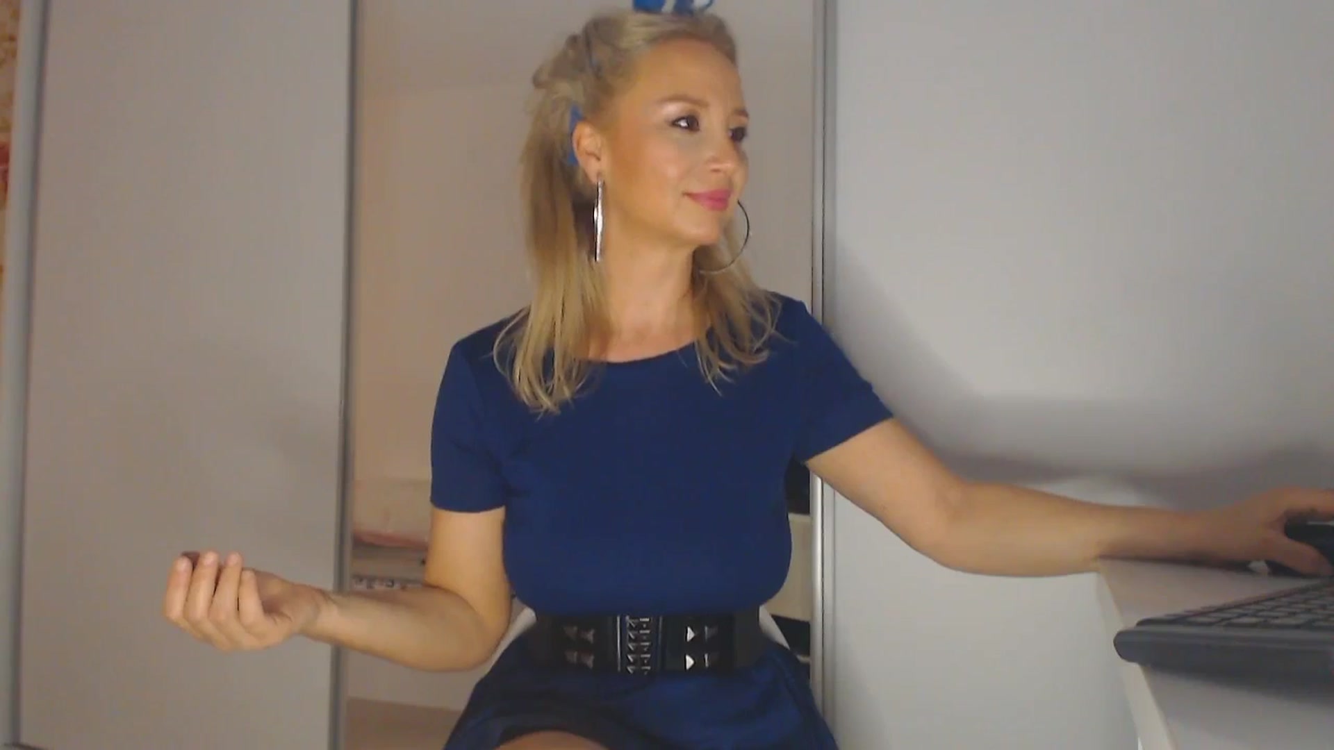 Gallery image thumbnail from Merlyn4u's myfreecams stream on, 04/19/2025, 13:55 image 2 of 20