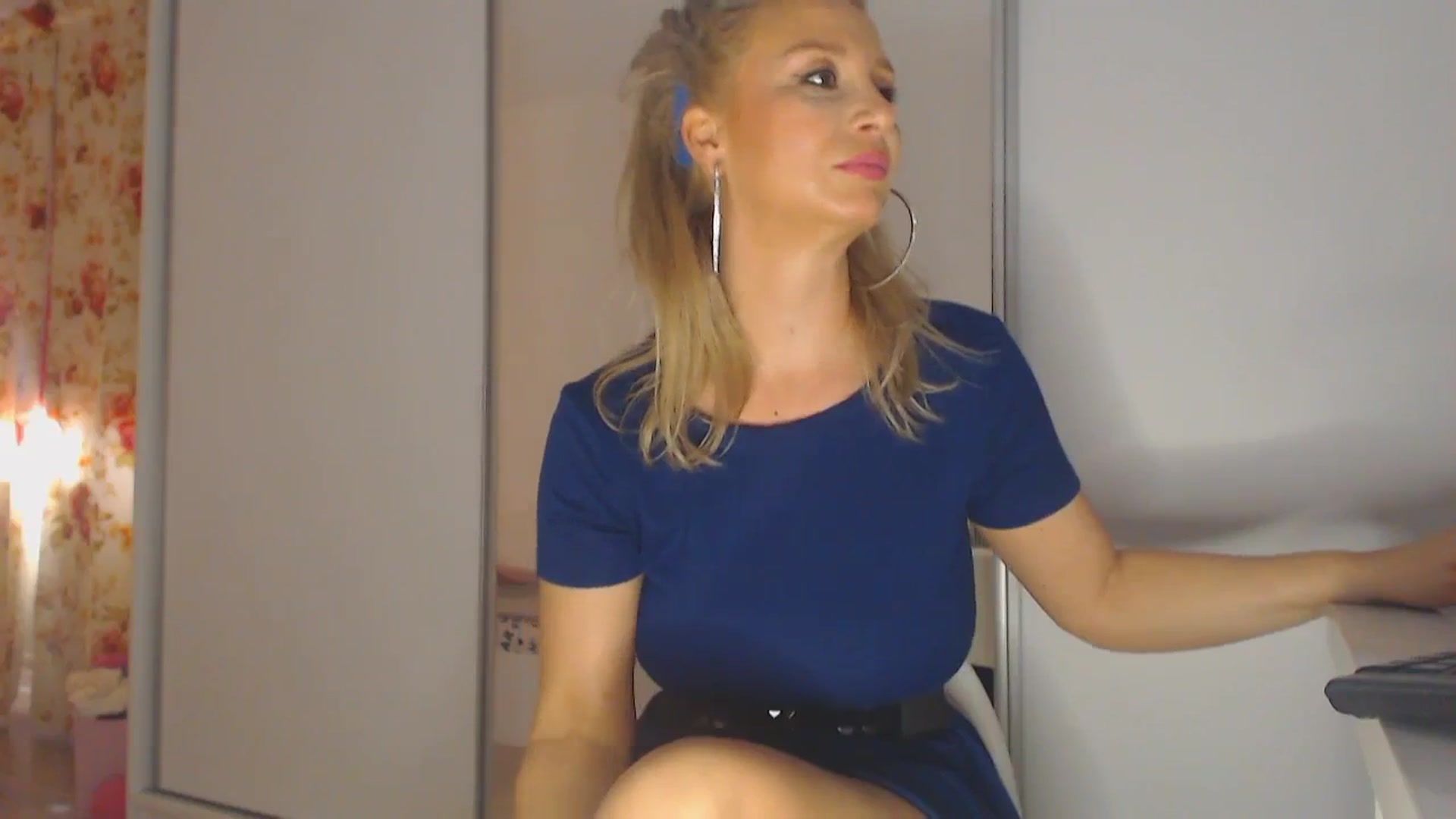 Gallery image thumbnail from Merlyn4u's myfreecams stream on, 04/19/2025, 13:55 image 7 of 20