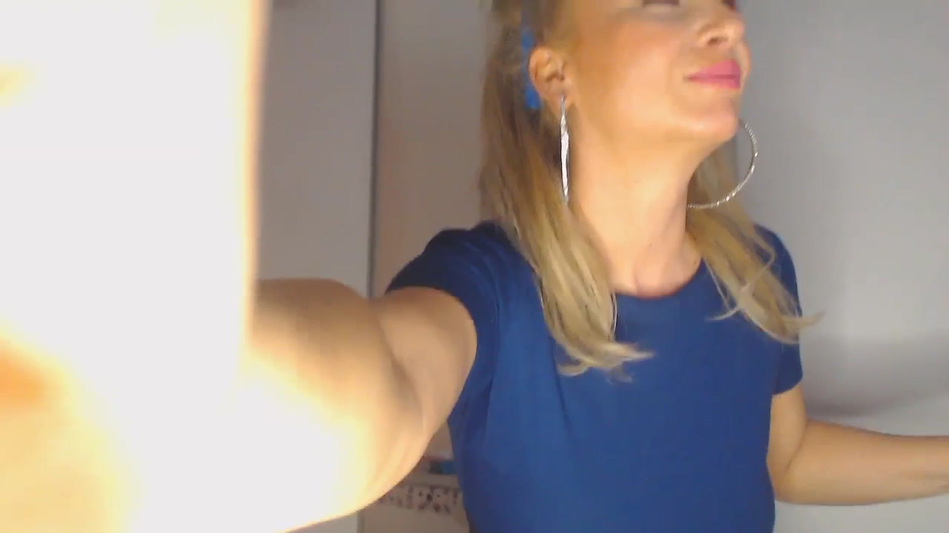 Gallery image thumbnail from Merlyn4u's myfreecams stream on, 04/19/2025, 14:49 image 13 of 20