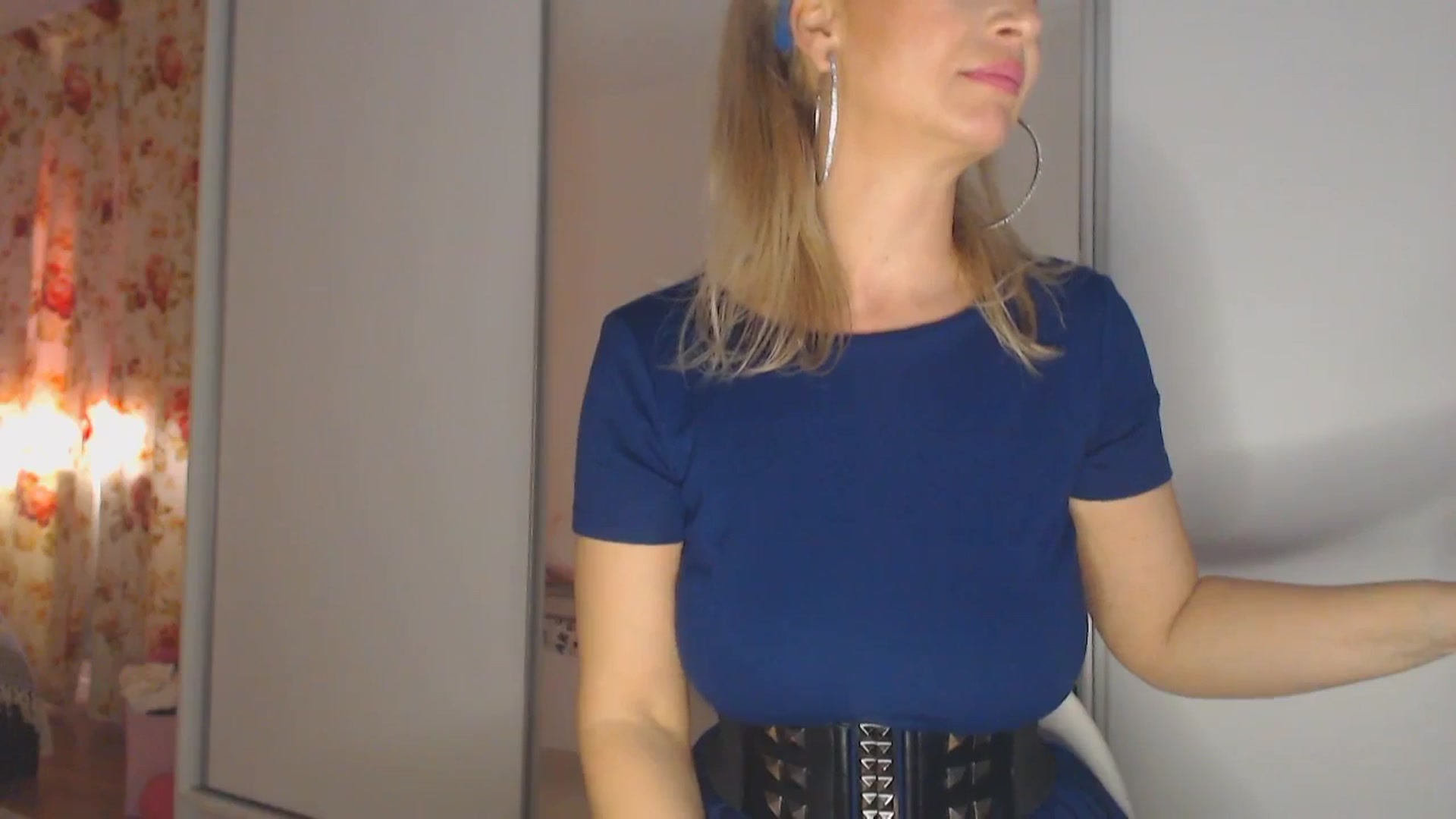 Gallery image thumbnail from Merlyn4u's myfreecams stream on, 04/19/2025, 14:49 image 16 of 20
