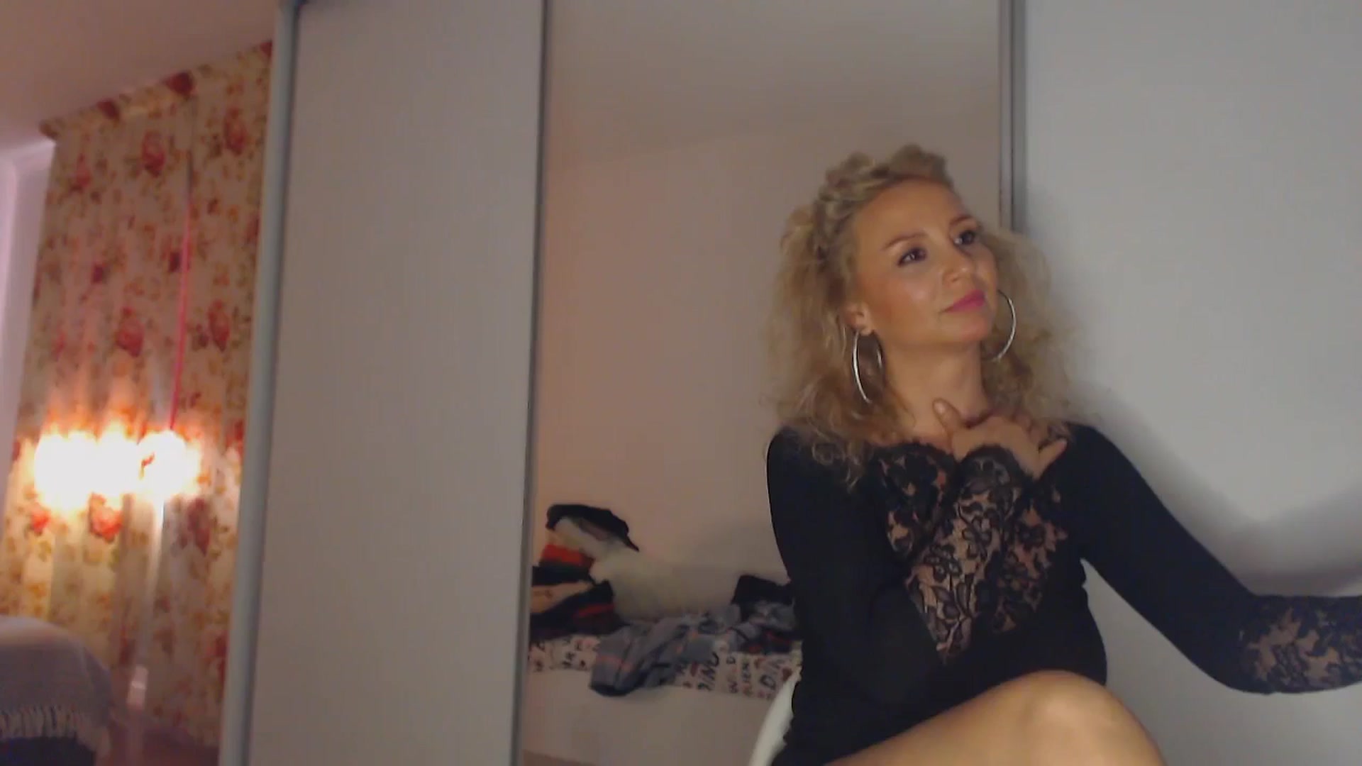 Gallery image thumbnail from Merlyn4u's myfreecams stream on, 04/23/2025, 14:56 image 9 of 20