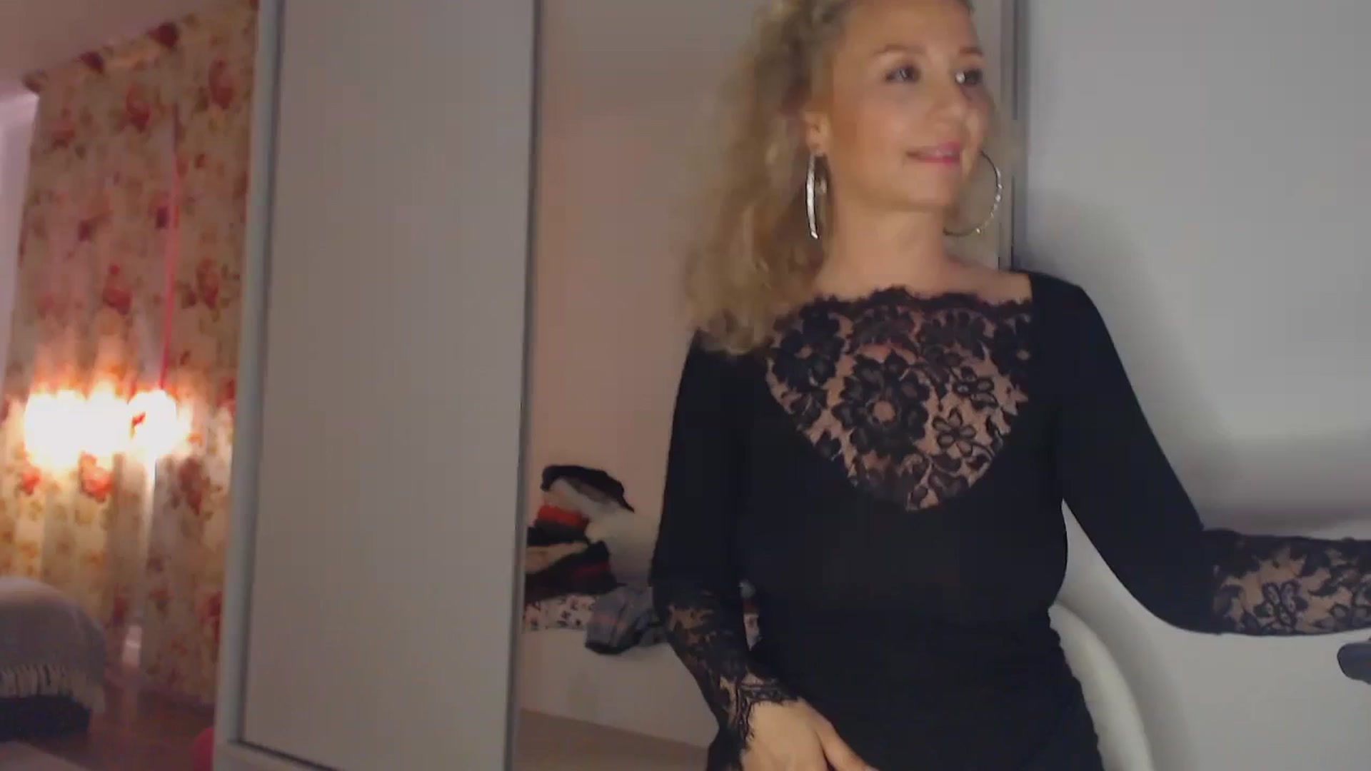 Gallery image thumbnail from Merlyn4u's myfreecams stream on, 04/23/2025, 14:56 image 13 of 20