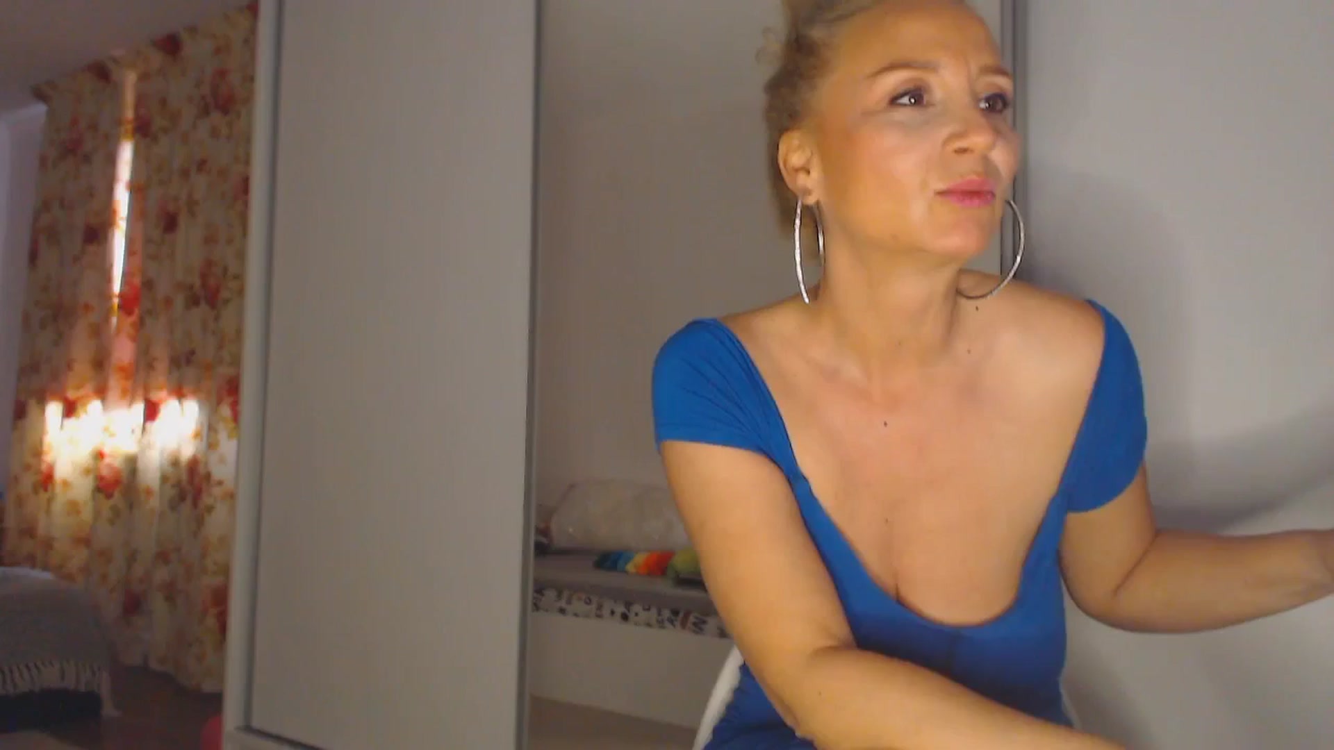 Gallery image thumbnail from Merlyn4u's myfreecams stream on, 04/25/2025, 12:52 image 2 of 20