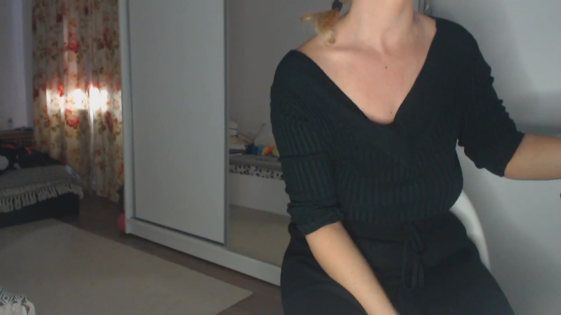 Gallery image thumbnail from Merlyn4u's myfreecams stream on, 04/27/2025, 11:45 image 1 of 20
