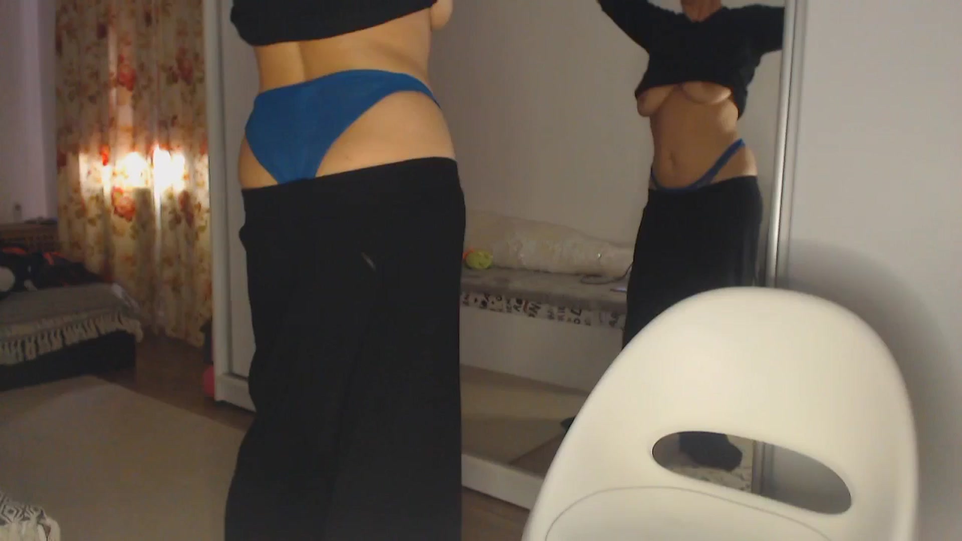 Gallery image thumbnail from Merlyn4u's myfreecams stream on, 04/27/2025, 11:45 image 11 of 20