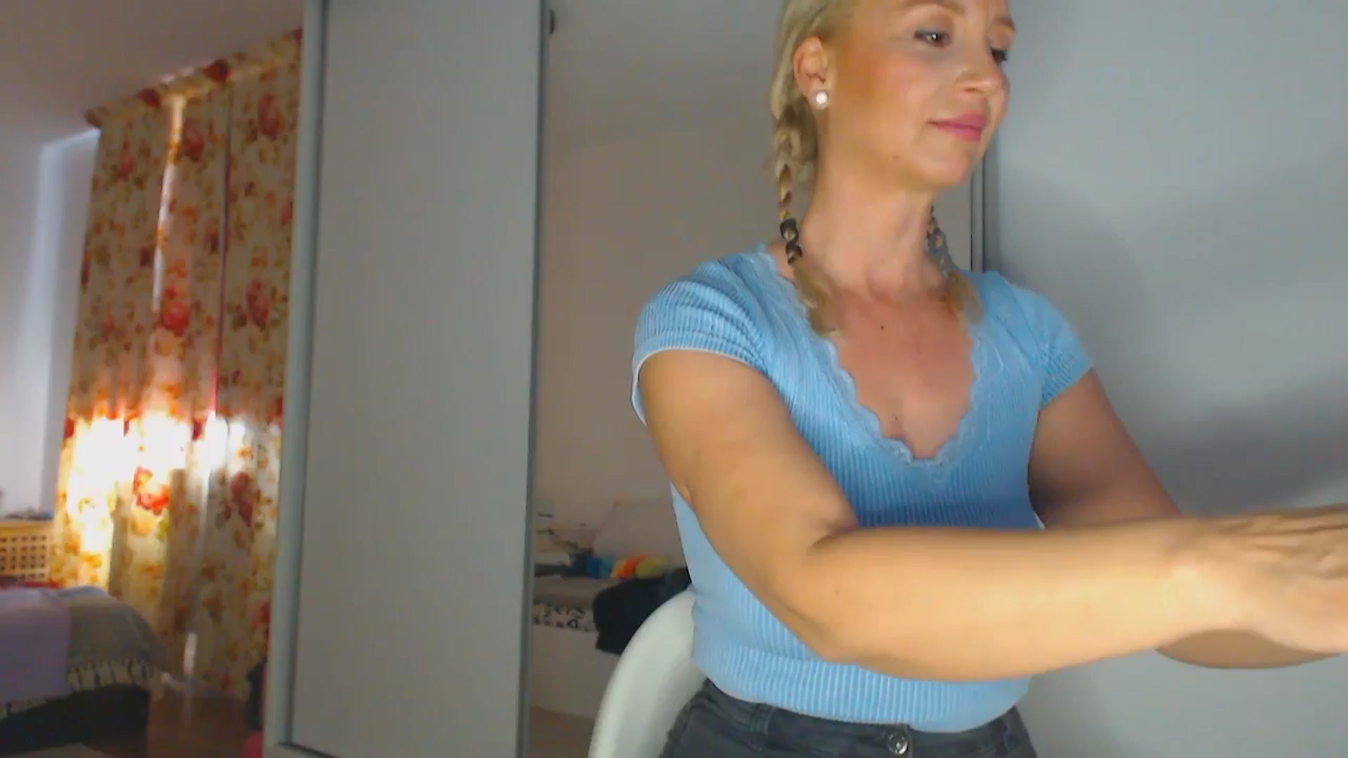 Gallery image thumbnail from Merlyn4u's myfreecams stream on, 04/28/2025, 12:06 image 19 of 20