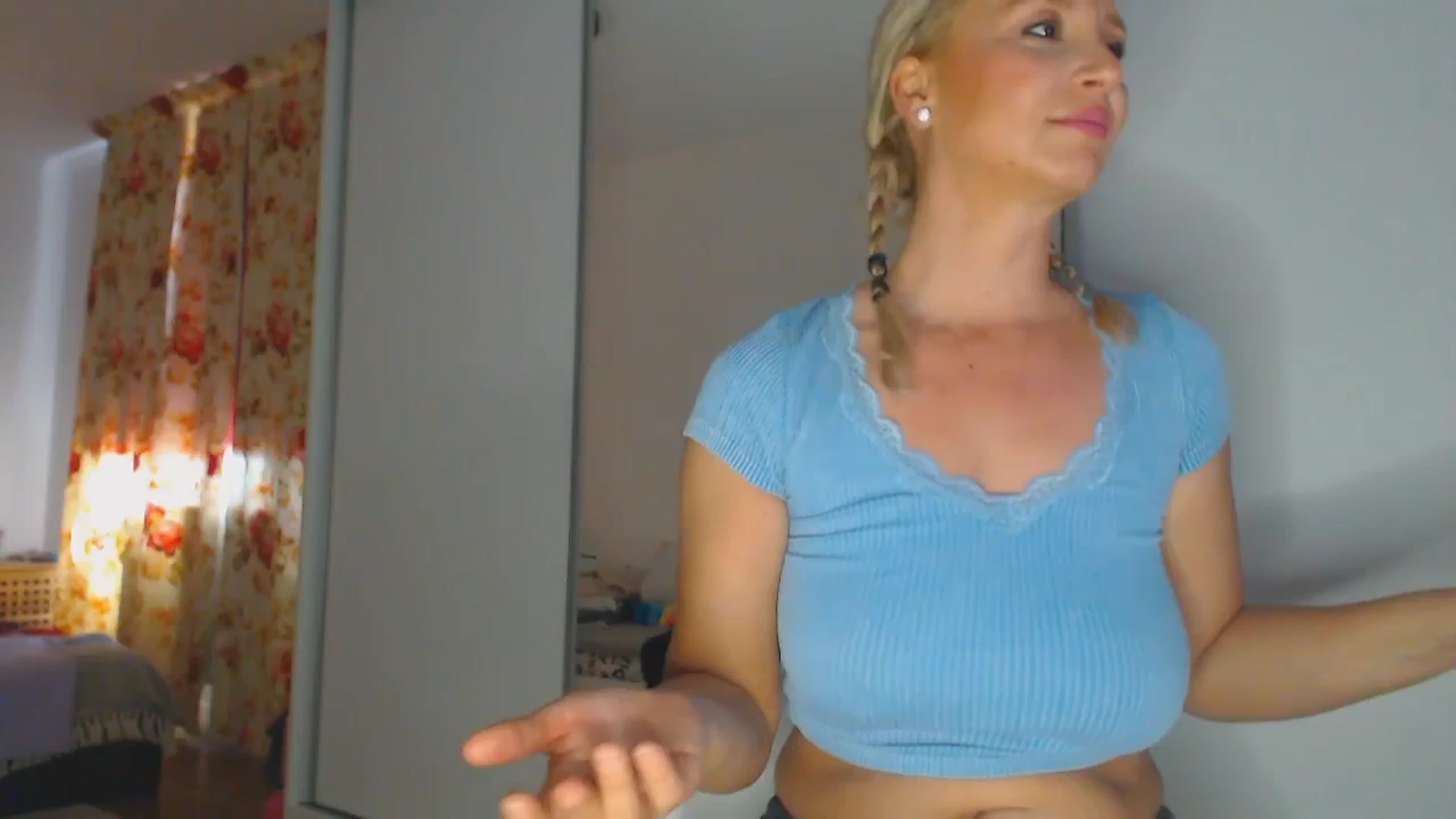 Gallery image thumbnail from Merlyn4u's myfreecams stream on, 04/28/2025, 12:06 image 11 of 20