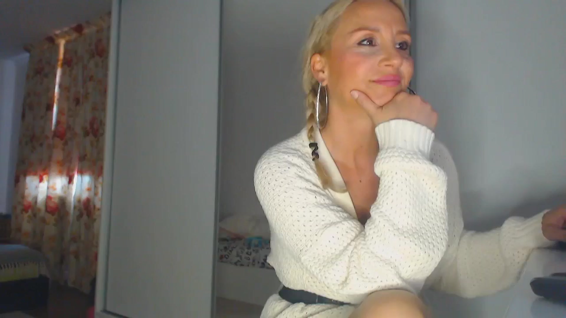 Gallery image thumbnail from Merlyn4u's myfreecams stream on, 04/29/2025, 11:38 image 8 of 20