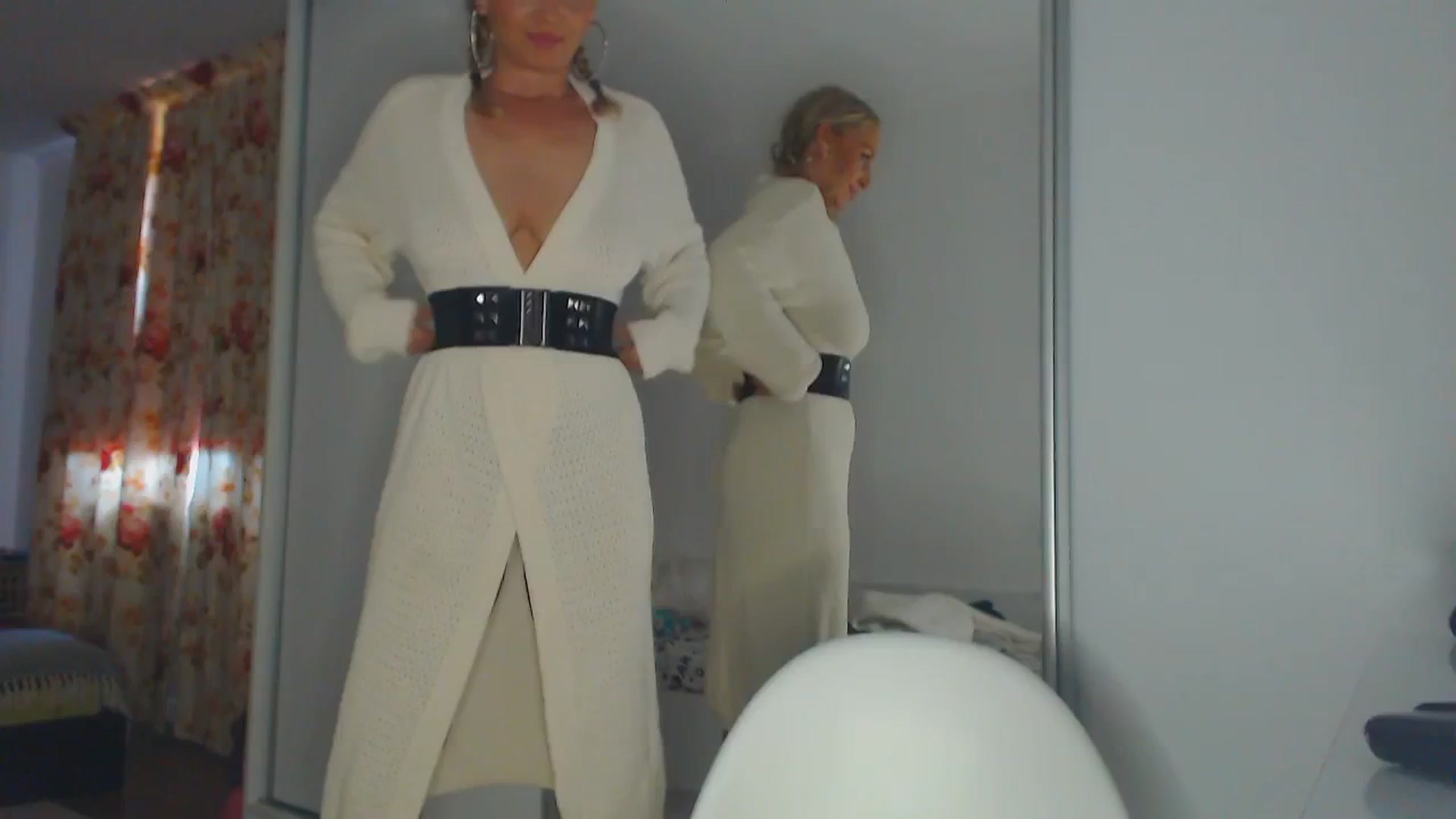 Gallery image thumbnail from Merlyn4u's myfreecams stream on, 04/29/2025, 11:38 image 9 of 20